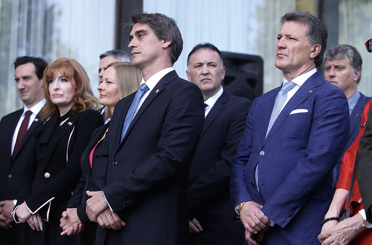 Zdravko Mamić svega desetak dana prije uhićenja bio je među visokim uzvanicima na proslavi Dana državnosti na Pantovčaku, ali njegov slučaj, kao i svoje odnose s njim, predsjednica ne želi komentirati.