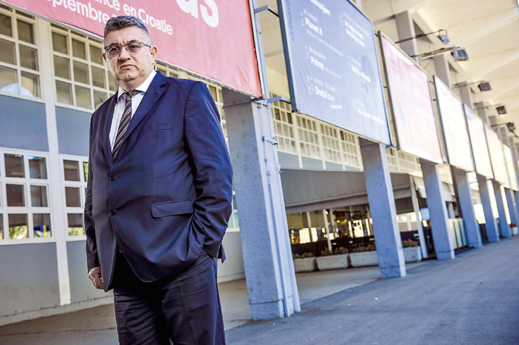 Pejo Pavlović bio je sanacijski upravitelj Studentskog centra od 2002. do 2004. godine, kada je uspio sanirati dugove, ali došavši 2012. ponovno na tu funkciju, zatekao je novi dug od čak 150 milijuna kuna.