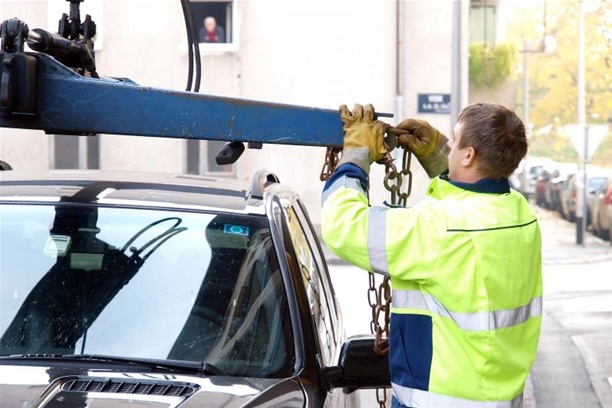 DJELATNICI ZAGREBPARKINGA PATROLIRALI SU ULICAMA PEŠČENICE ZA VRIJEME OSNIVANJA STRANKE BANDIĆ MILAN 365