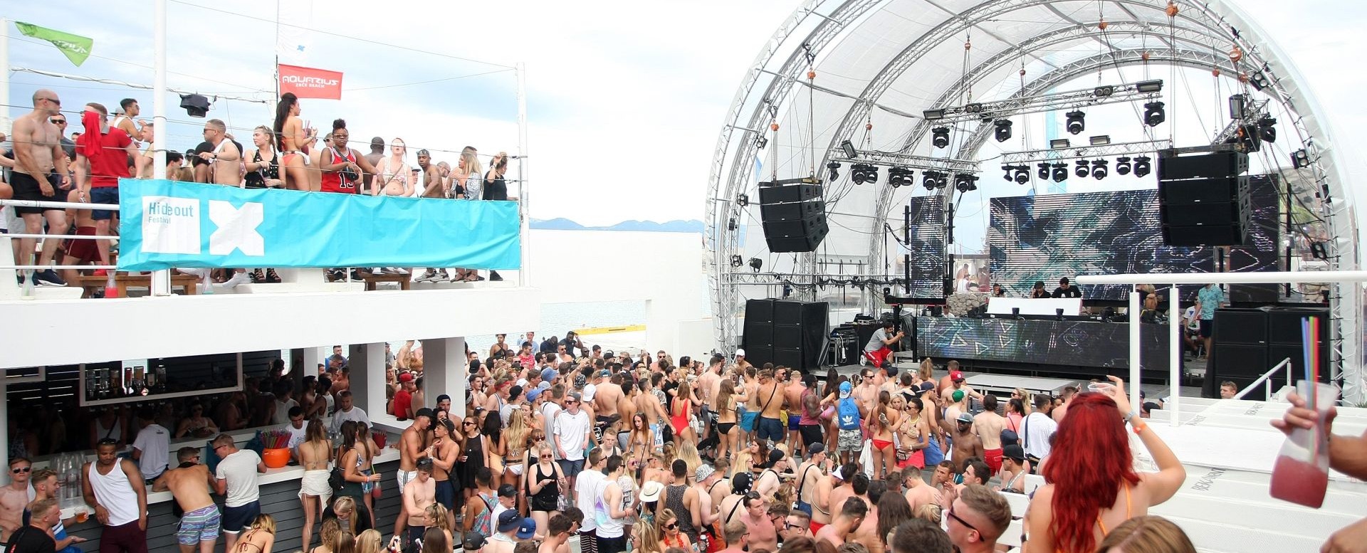 29.06.2015., Novalja - Plaza Zrce, drugi dan Hideout festival privukao je mnogobrojnu publiku na popularnu plazu Zrce gdje se na after beach partiju u klubu Aquarius plesalo cijelo poslijepodne. 
Photo: Luka Stanzl/PIXSELL