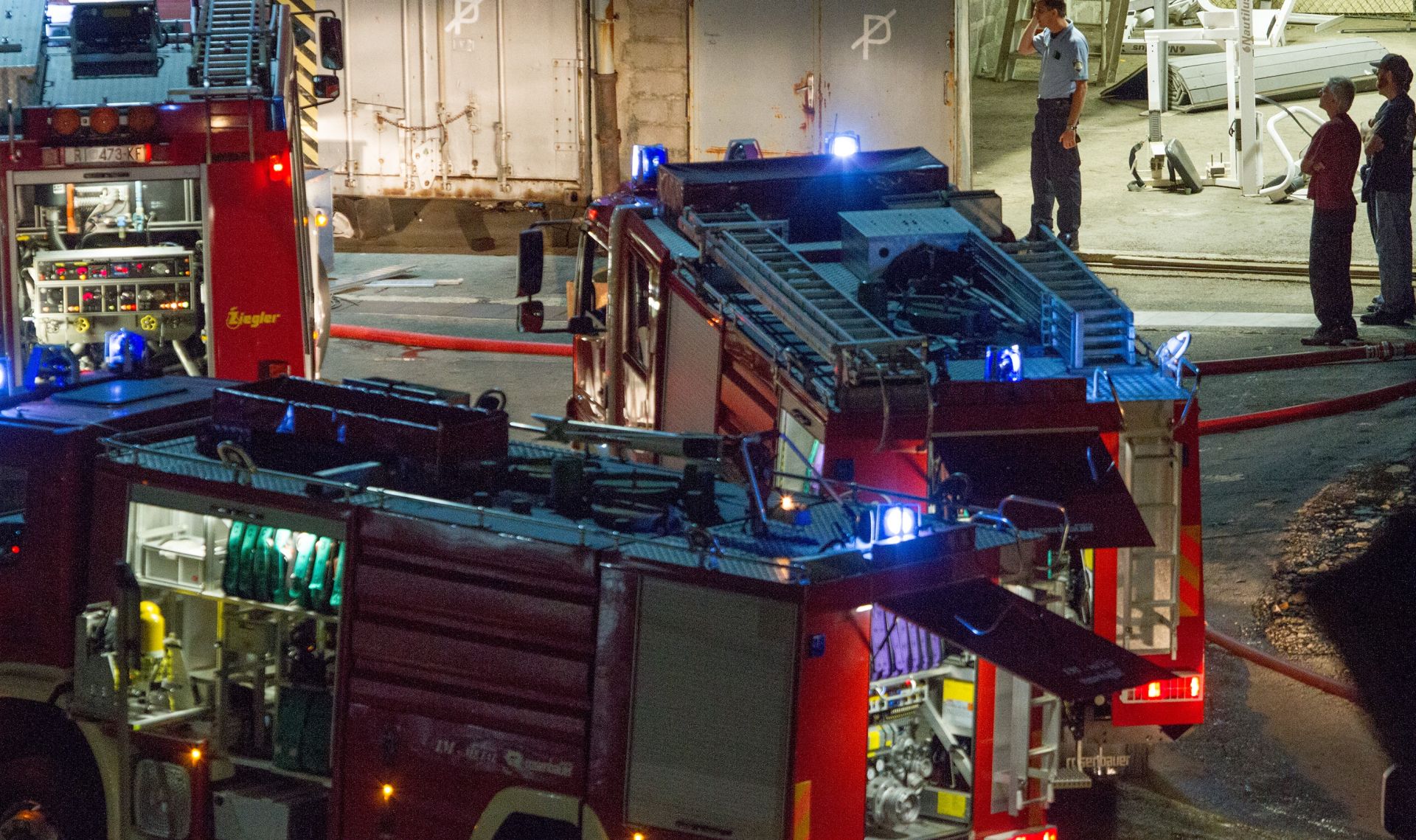 31.07.2015., Rijeka - U brodogradilistu Viktor Lenac doslo je do pozara na brodu americke ratne mornarice USS Mount Whitney koji je trenutno na remontu. Vatrogasci i policija su na mjestu nesrece.
Photo: Nel Pavletic/PIXSELL