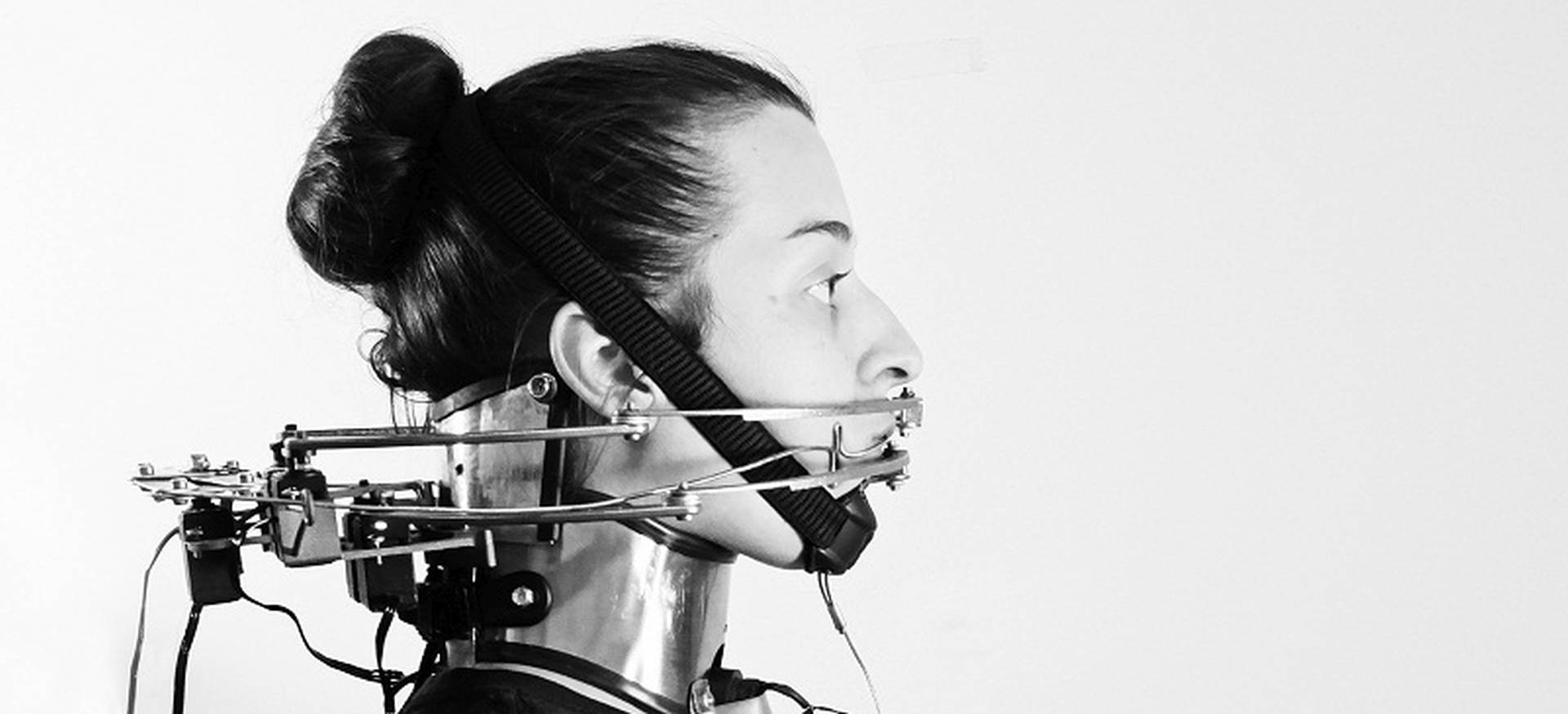 Zagreb, 22.9.2015.- Device_art, trijenalni meðunarodni festival robotike, gadgeta i naprava, najavljen kao "najglasnije okupljanje ik robota i sound gadgeta, odrava se od 24. rujna do 4. listopada na nekoliko zagrebaèkih lokacija, najvie na gornjogradskom Gradecu i u Galeriji Kloviæevi dvori. 
foto HINA/ Kontejner/ ua