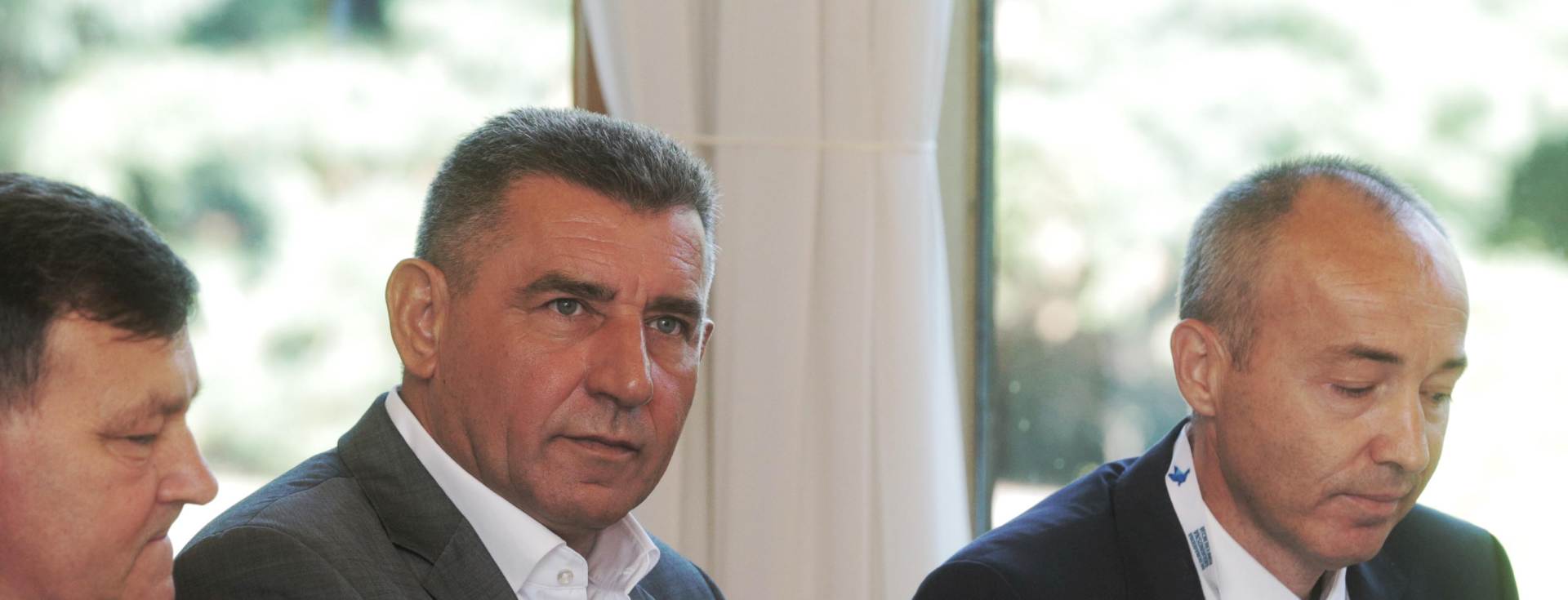 Zagreb, 18.9.2015. - Predsjednica Republike Kolinda Grabar-Kitaroviæ sazvala je sjednicu svog Vijeæa za domovinsku sigurnost. Na fotografiji Mladen Markaè, Ante Gotovina i Damir Krstièeviæ.
foto HINA / Dario GRZELJ / mm