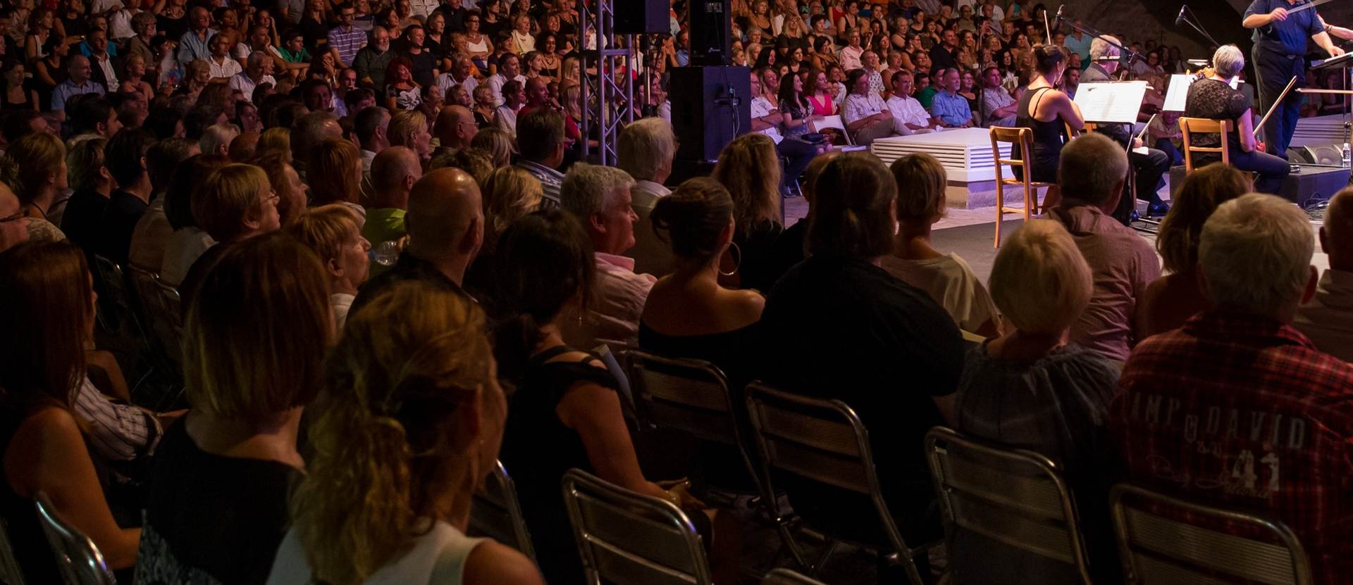 10.08.2015., Dubrovnik - Diva sevdaha Amira Medunjanin s Dubrovackim simfonijskim orkestrom oduesevila publiku na 66. Dubrovackim ljetnim igrama, koncertom na drevnoj tvrdjavi Revelin. 
Photo: Grgo Jelavic/PIXSELL