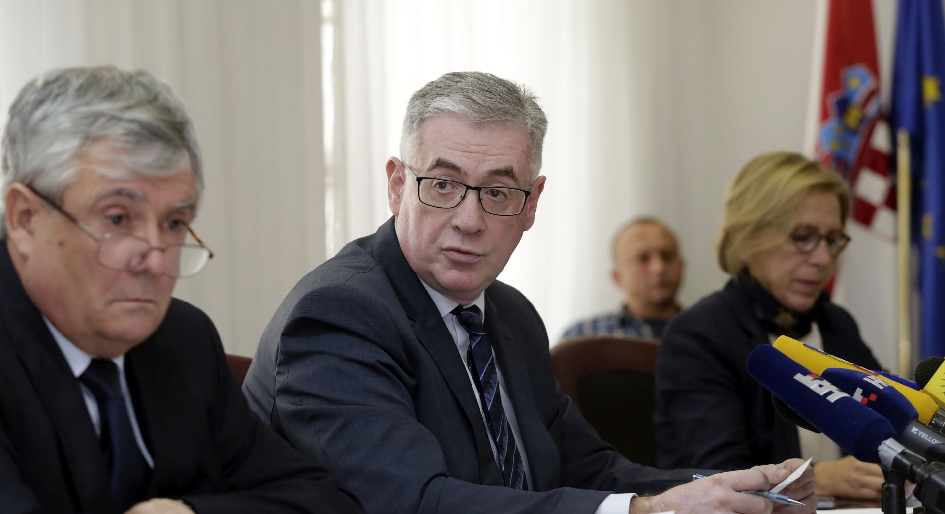 HINA / Denis CERIĆ