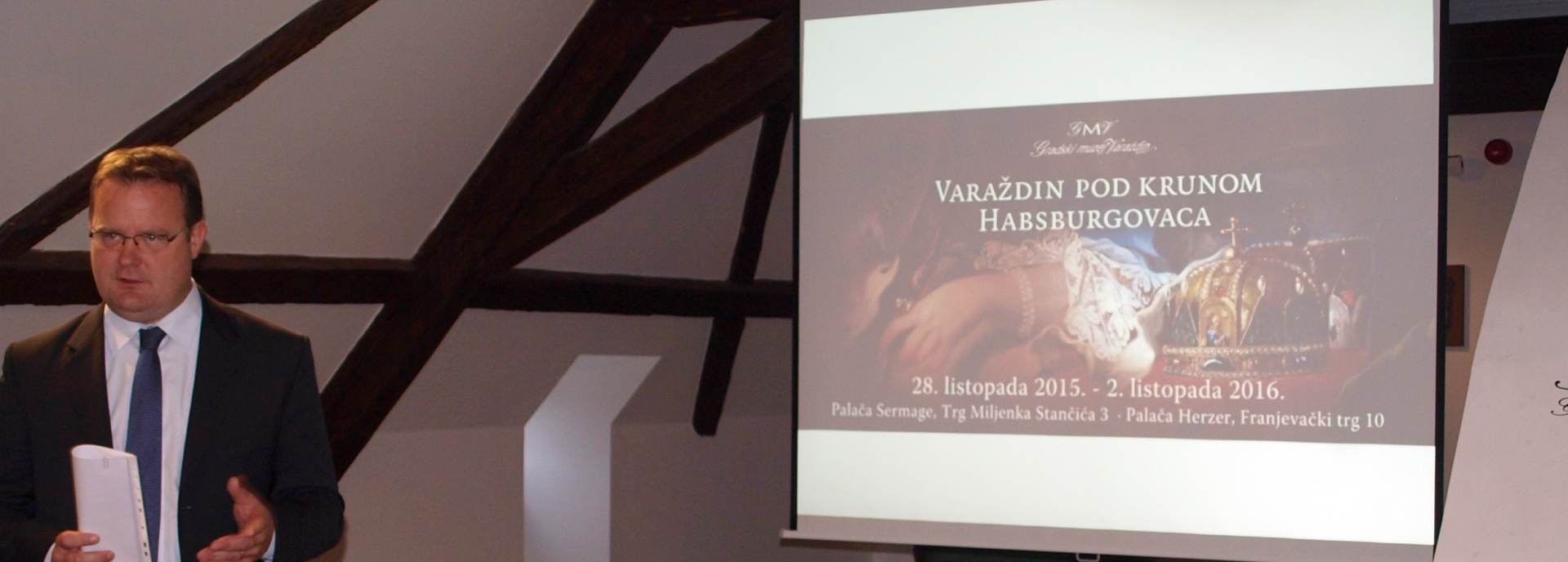 Varadin, 19.10.2015. - Varadinski Gradski muzej otvorit æe 28. listopada u palaèama "Herzer" i "Sermage" novu veliku izlobu "Varadin pod krunom Habsburgovaca", jedan od najopsenijh projekata kojim æe taj muzej proslaviti 90. obljetnicu. Na fotografiji varadinski gradonaèelnik Goran Habu.
foto HINA / Sinia KALAJDIJA / mm