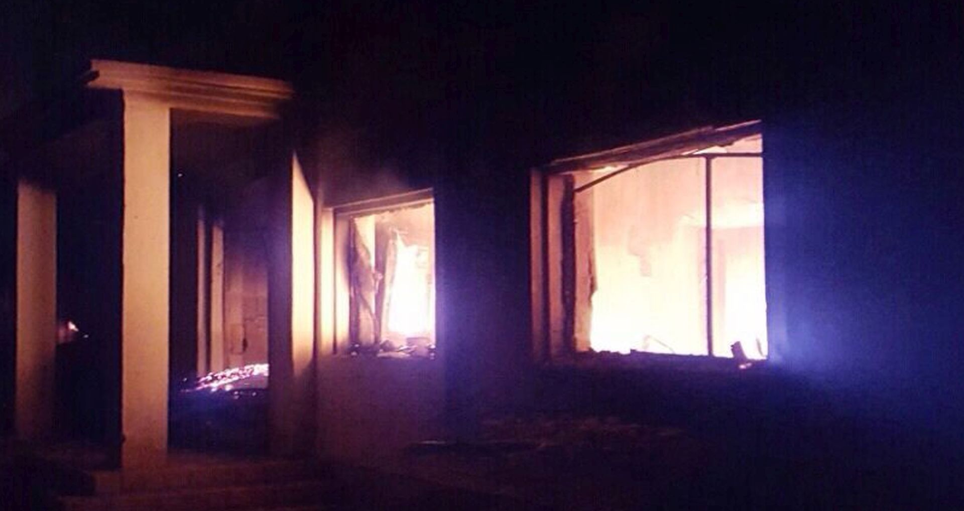 epaselect epa04961300 An handout provided by Medecins Sans Frontieres (MSF) shows fire in a hospital in Kunduz after the bombings, Kunduz, Afghanistan, 03 Octoberr 2015. At least nine people are dead and 37 others injured after a suspected US airstrike hit a hospital Saturday in the northern Afghan province of Kunduz, the international aid agency Doctors Without Borders (MSF) says. 'It is with deep sadness that we confirm so far the death of nine MSF staff during the bombing last night of MSF's hospital in Kunduz,' it says on its Twitter page.  EPA/MSF HANDOUT   EDITORIAL USE ONLY/NO SALES