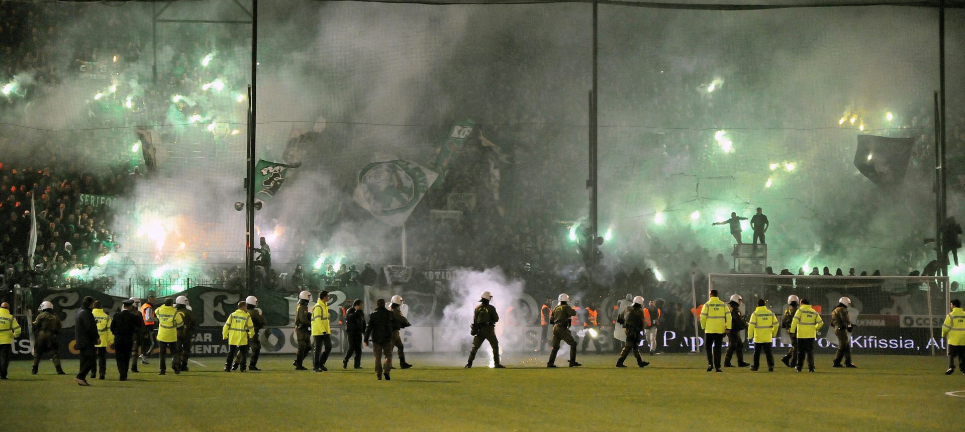 EPA/PANAGIOTIS MOSCHANDREOY