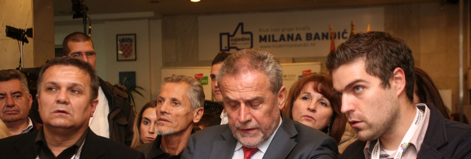 Zagreb, 08.11.2015.- Doèek izbornih rezultata u stoeru 365 Bandiæ Milan Stranka rada i solidarnosti. Na slici Milan Bandiæ
Foto HINA/Mario ÆUIÆ/mæ