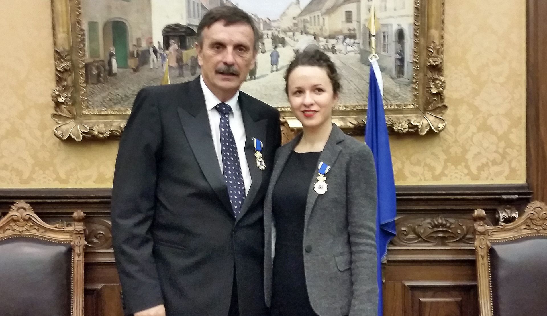 Zagreb, 22.11.2015. - Na Meðunarodnoj izlobi inovacija INNOVA 2015. u Bruxellesu svih osam hrvatskih inovacija nagraðeno je medaljama, i to s èetiri zlata, tri srebra i jednom broncom, priopæila je u nedjelju Udruga inovatora Hrvatske. Na fotografiji Petar Èovo (Sveuèilite u Zadru) i Mia Viduka (tvrtka Altpro), dobitnici odlièja Vitezova inovatorstva za izniman doprinos razvoju i promociji inovacija i inovativnog rada.
foto HINA / Udruga inovatora Hrvatske / mm