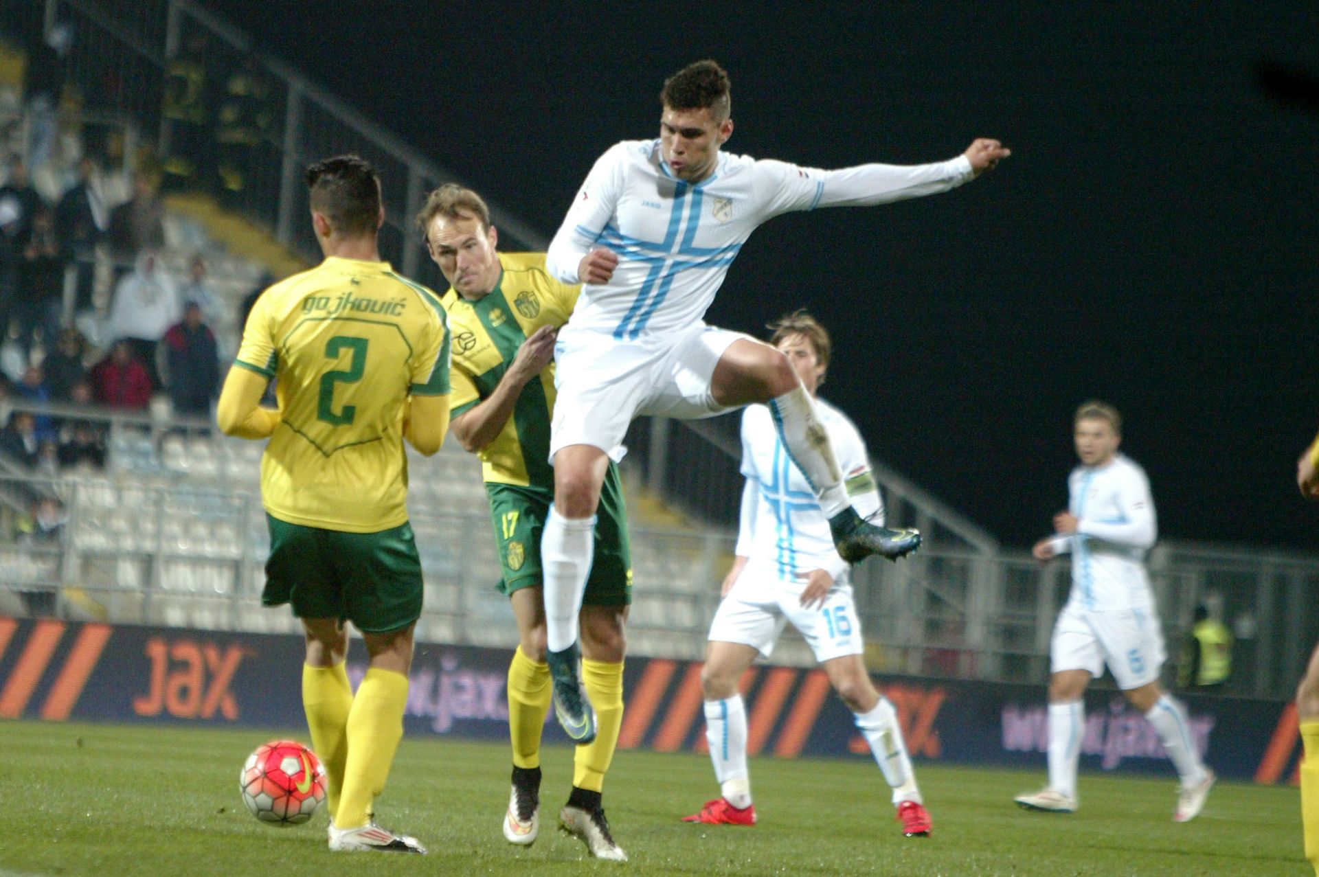Rijeka, 28.11.2015 - Utakmica 18. kola Prve HNL Rijeka - Istra 1961.
foto HINA/ Miljenko KLEPAC/ ik