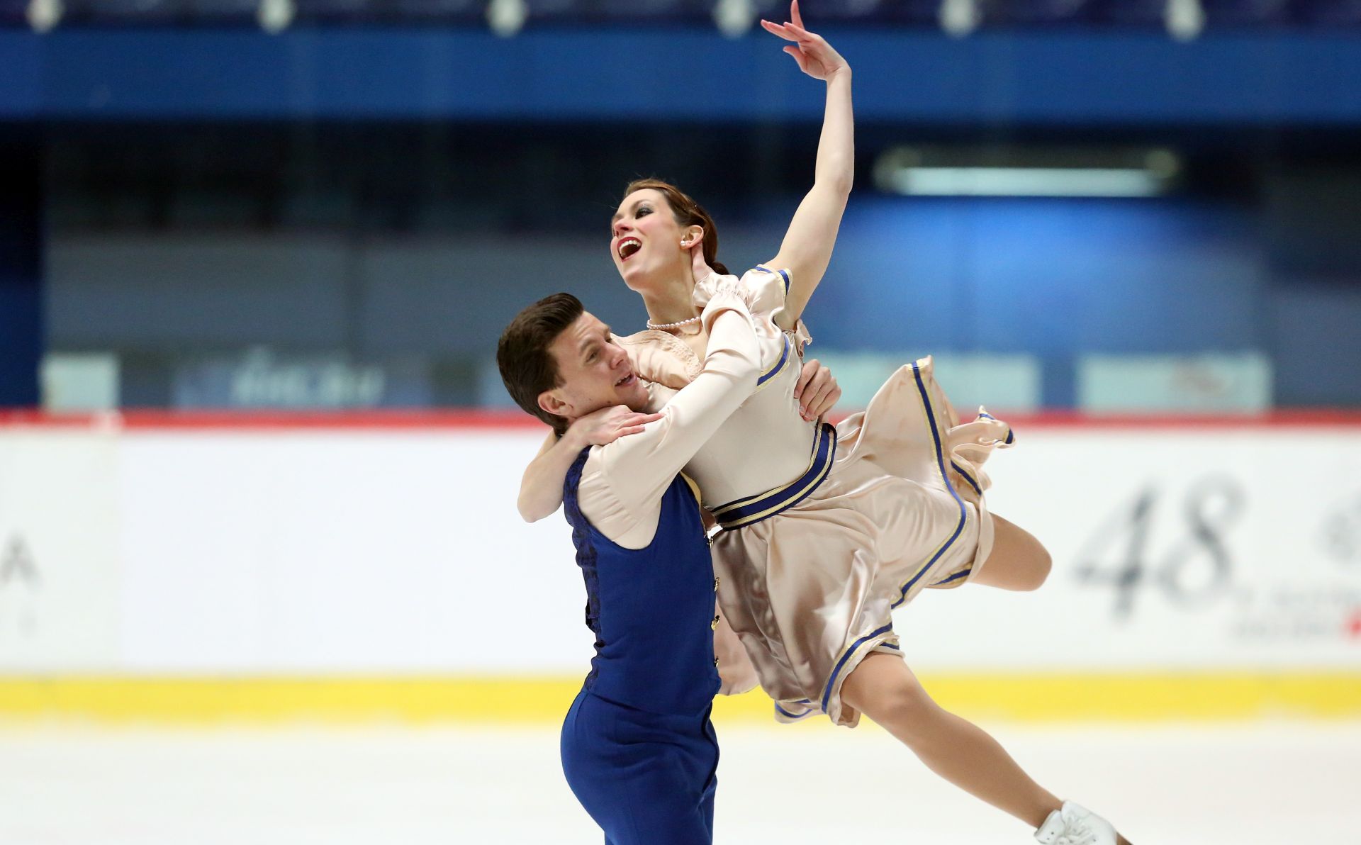 Zagreb, 03.12.2015 - 48. izdanje Zlatne piruete Grada Zagreba u Domu sportova, kratki program plesnih parova - Charlene Guignard i Marco Fabbri iz Italije.
foto HINA/ Damir SENÈAR /ds