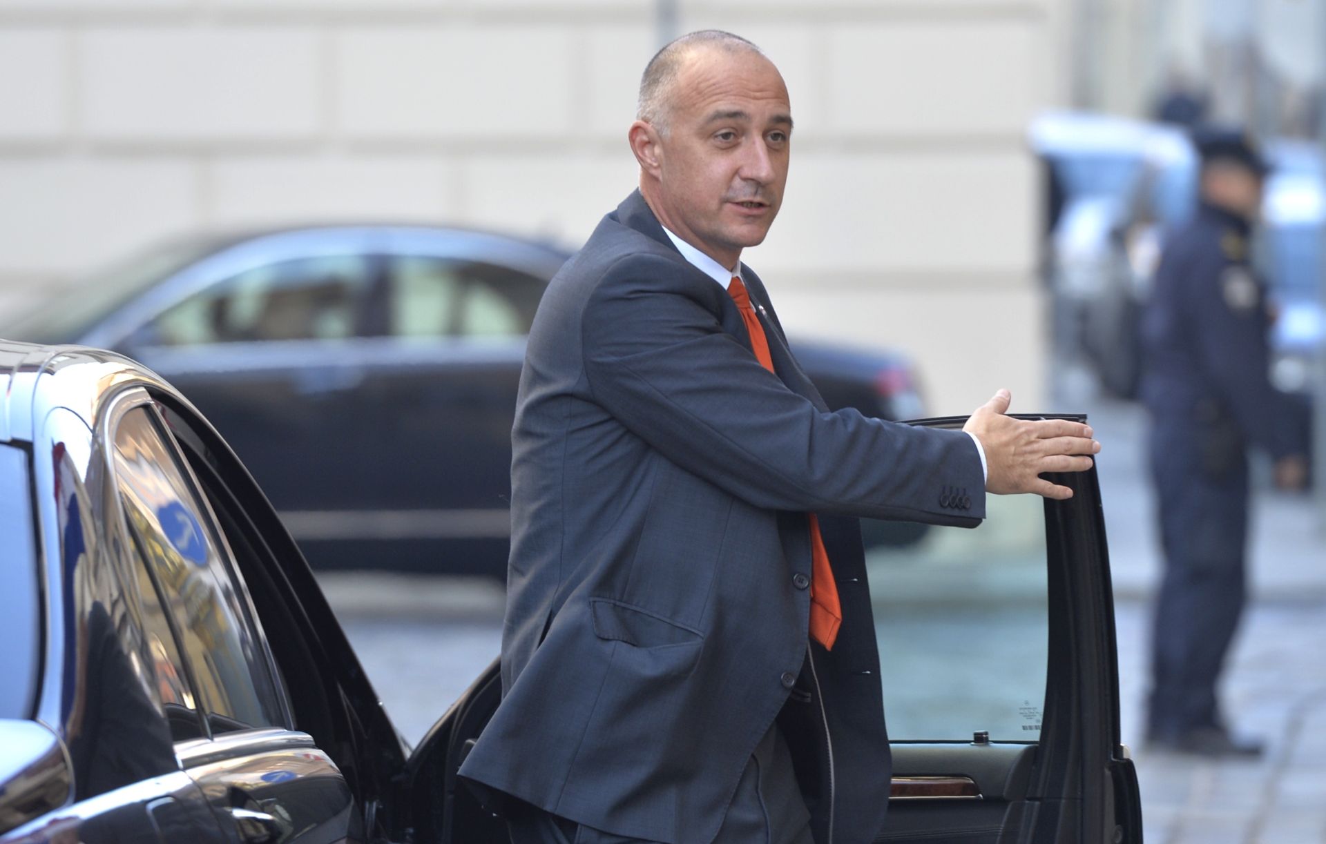 03.12.2015., Markov trg, Zagreb - Dolazak saborskih zastupnika na prvu konstituirajucu sjednicu osmog saziva Hrvatskog sabora. Ivan Vrdoljak.
Photo: Marko Lukunic/PIXSELL