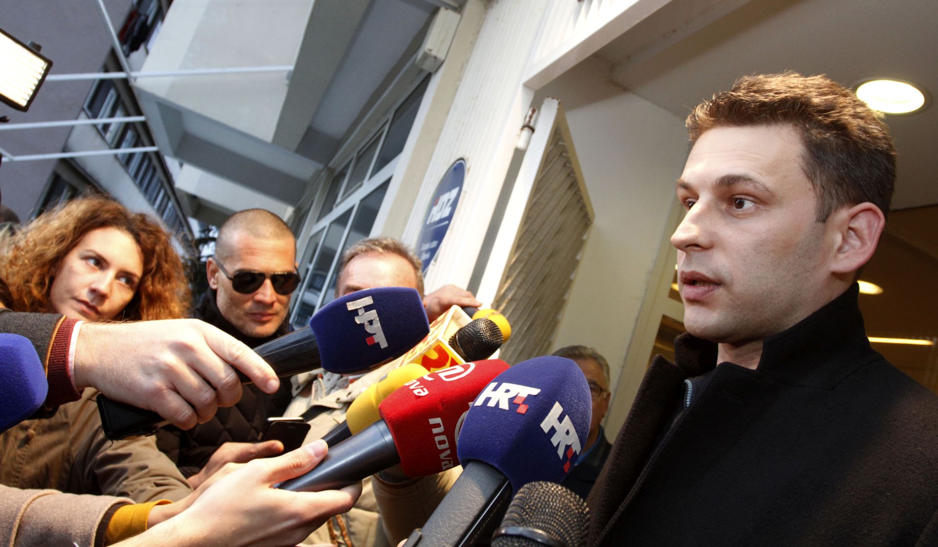 ibenik, 9.12.2015 - Most nezavisnih lista sastao se s predstavnicima Domoljubne koalicije u prostorijama Hrvatske demokratske zajednice u ibeniku. Na slici Boo Petrov. 
foto HINA/ ua