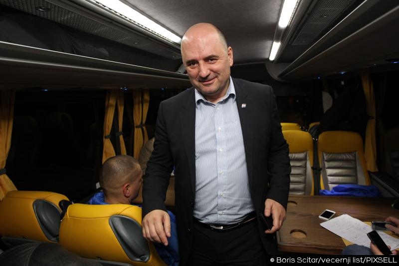 GLAVNI TAJNIK HDZ-a MILJAN BRKIĆ BIT ĆE POD POVEĆANIM PRITISKOM DO KONCA IZBORNE KAMPANJE



FOTO: Boris Scitar/Vecernji list/PIXSELL