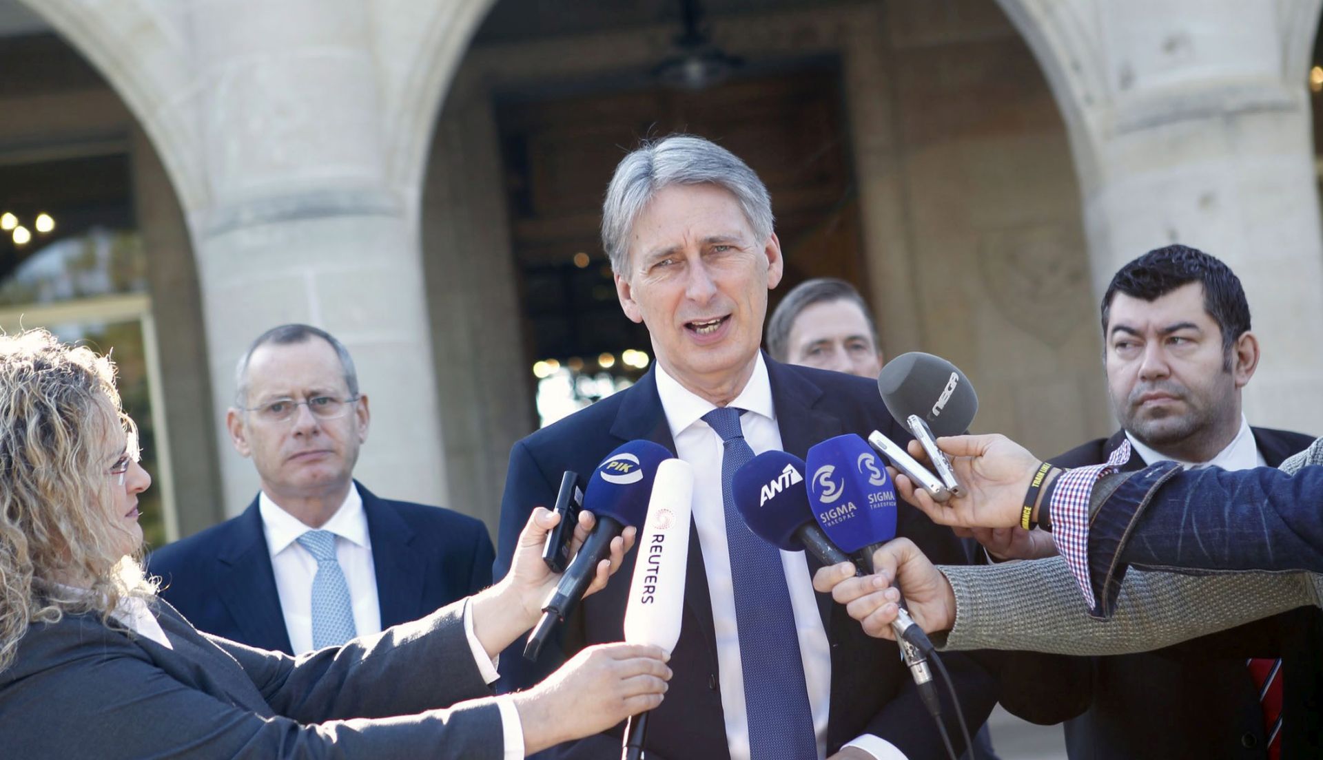 epa05032194 British Foreign Secretary Philip Hammond speaks to the media after his meeting with Cyprus President Nicos Anastasiades at the Presidential palace in Nicosia, Cyprus, 19 November 2015. Hammond is on working visit to Cyprus.  EPA/KATIA CHRISTODOULOU