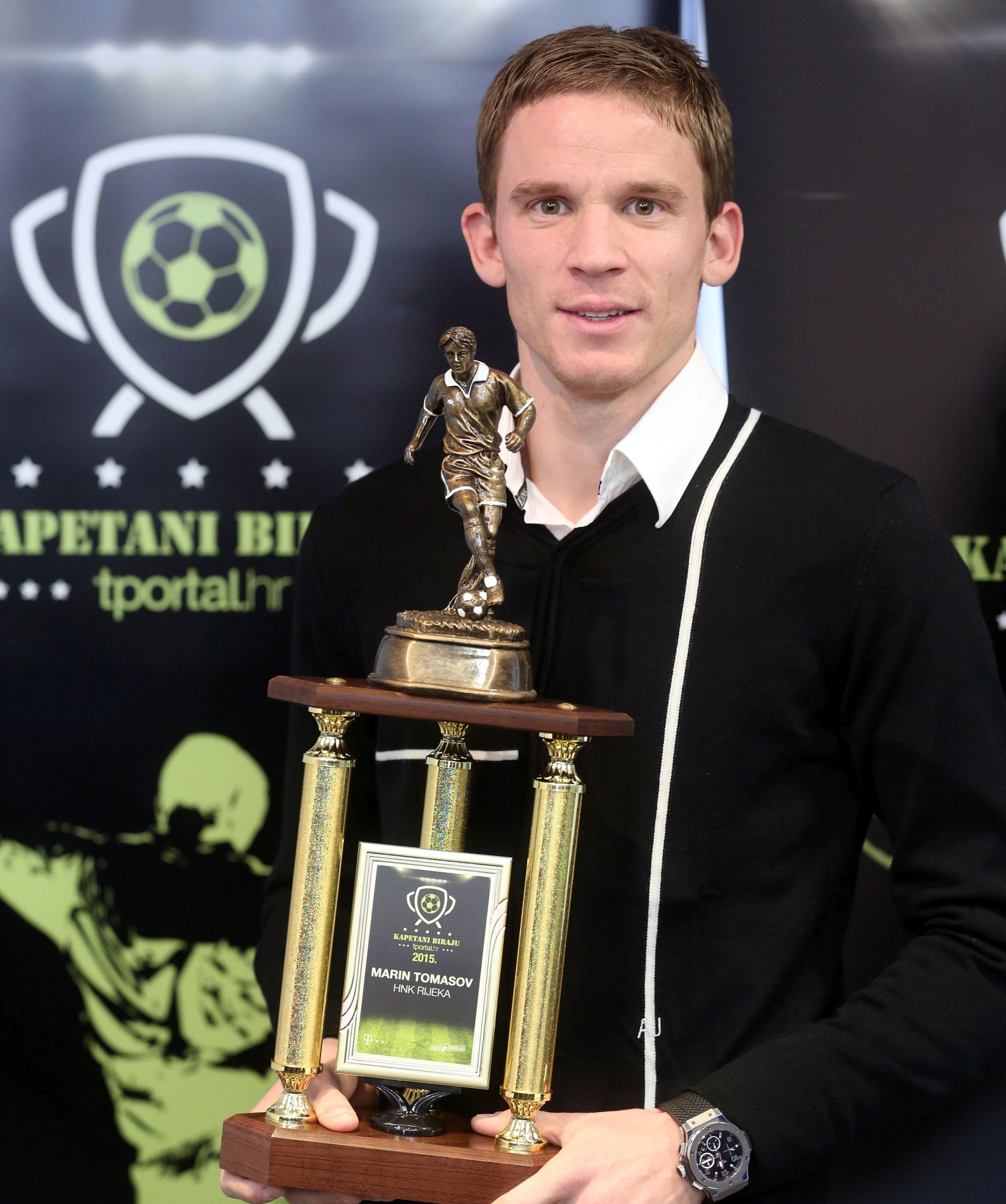 Zagreb, 21.12.2015 - Vezni igraè Rijeke Marin Tomasov (28) proglaen je najboljim nogometaem MAXtv Prve lige u 2015. godini u anketi tportala 'Kapetani biraju'.
foto HINA/ Damir SENÈAR /ds