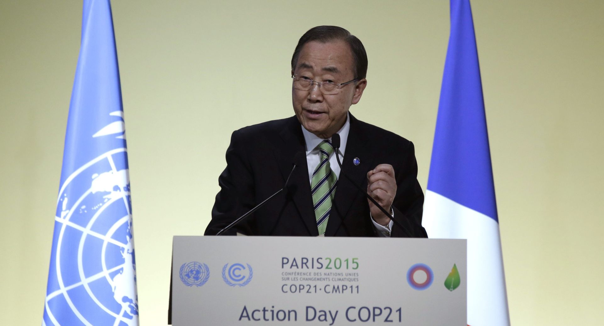 epa05055793 UN Secretary-General Ban Ki-moon attends the closing of 'Action Day' meeting at the COP21 World Climate Change Conference 2015 in Le Bourget, north of Paris, France, 05 December 2015. The 21st Conference of the Parties (COP21) is held in Paris from 30 November to 11 December aimed at reaching an international agreement to limit greenhouse gas emissions and curtail climate change.  EPA/PHILIPPE WOJAZER / POOl MAXPPP OUT