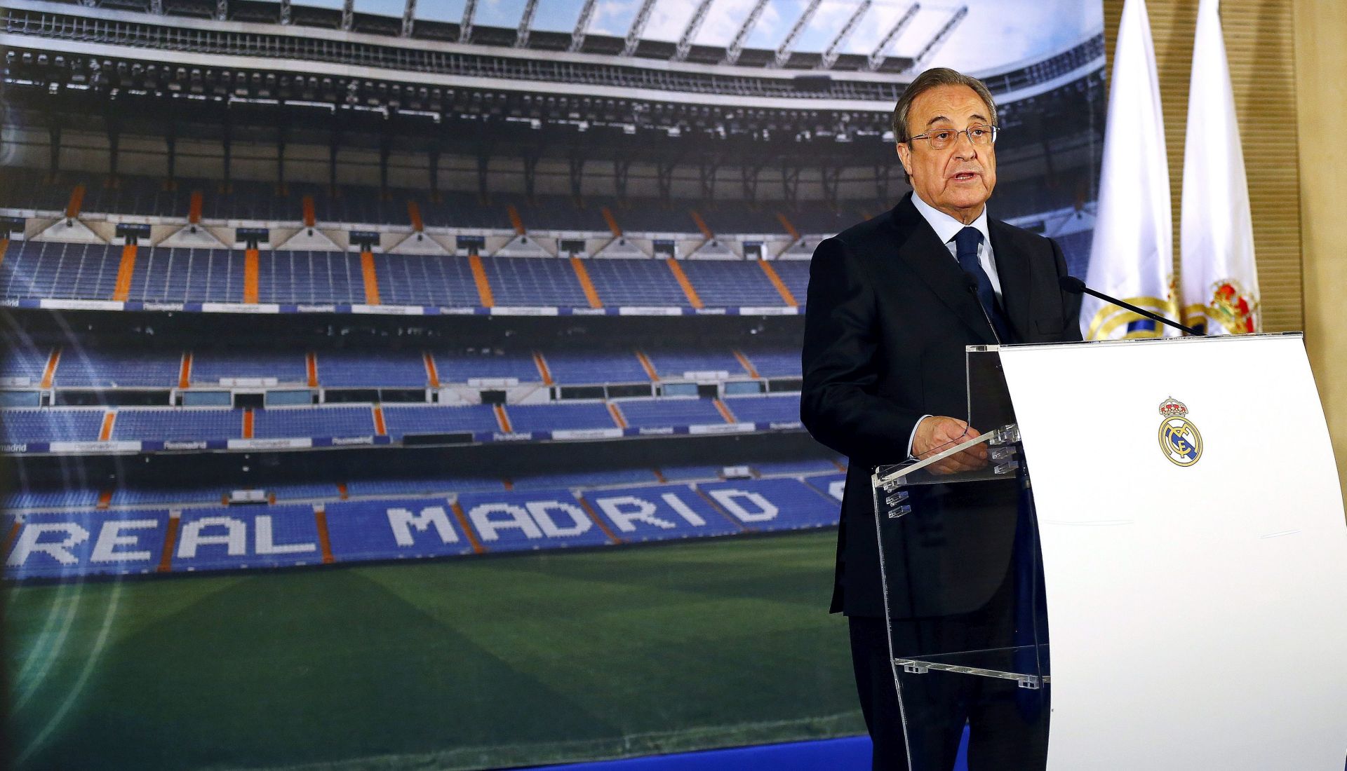 epa05053544 Real Madrid's President Florentino Perez during a press conference held at Santiago Bernabeu's stadium in Madrid, Spain on 03 December 2015 to explain the club's version about the Cadiz FC denounce to Real Madrid for improper line-up Russian midfielder Cheryshev, who was sancionated last year when he played at Villarreal, during the first leg match of the King's Cup round of 32th against Cadiz FC played at Ramon de Carranza stadium in Cadiz yesterday. According to Florentino, Real Madrid 'did not know any sancion to Cheryshev'.  EPA/JP GANDUL