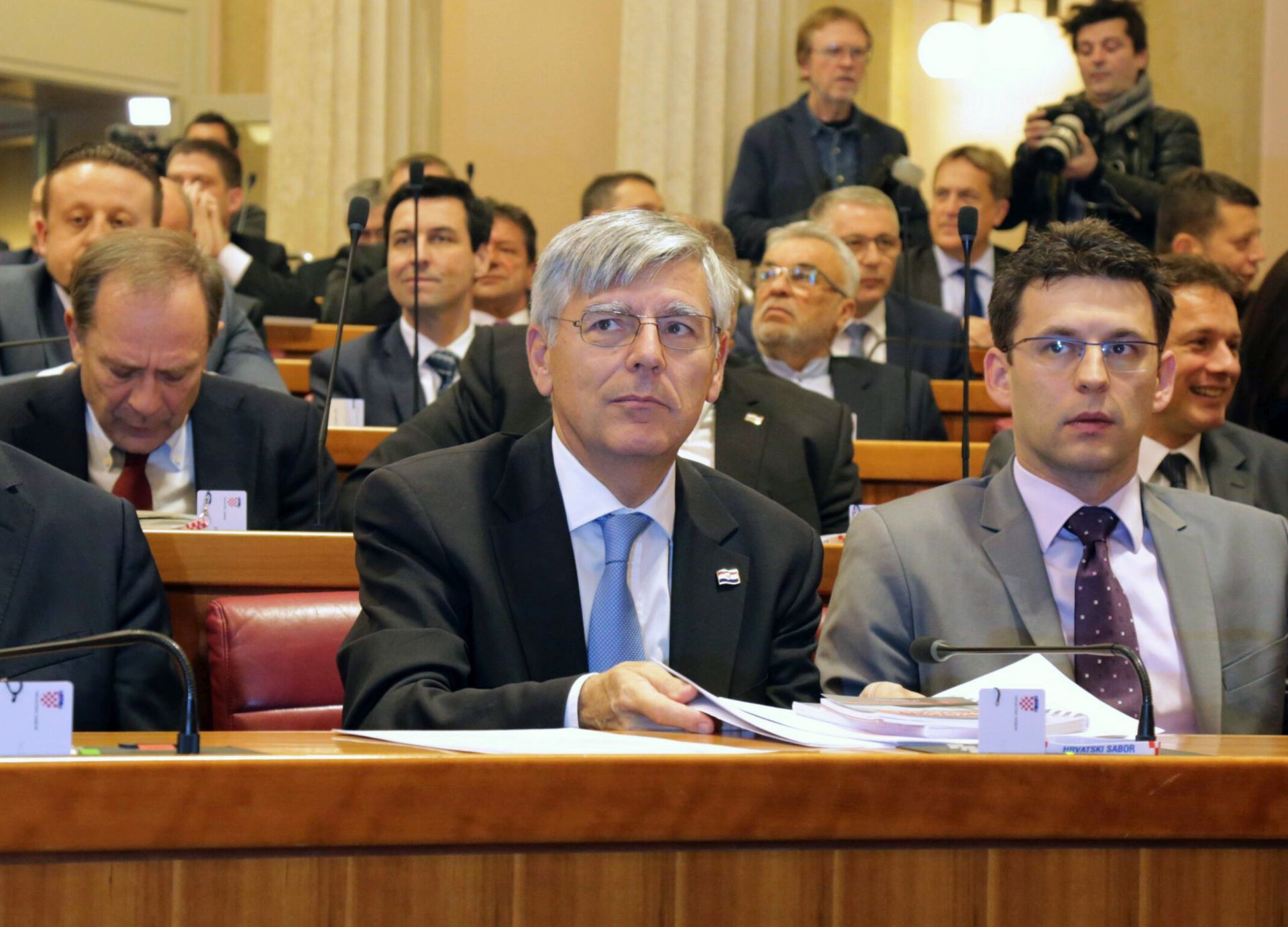 Zagreb, 28.12.2015 - Konstituirajuæa sjednica 8. saziva Hrvatskoga sabora. Na slici Tomislav Karamarko, eljko Reiner i Boo Petrov.
 foto HINA/ Tomislav PAVLEK/ ik