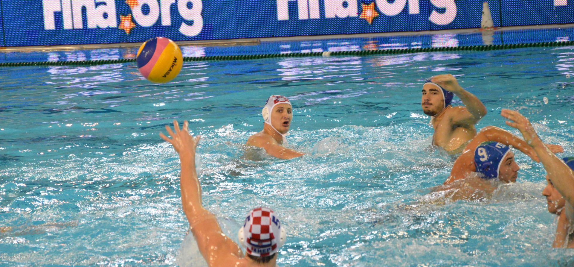 Dubrovnik, 01.12.2015 - Utakmica 3. kola europske C skupine Svjetske lige Hrvatska - Italija. Na slici Sandro Sukno (C).
foto HINA/ Nika MILETIÆ/ ik