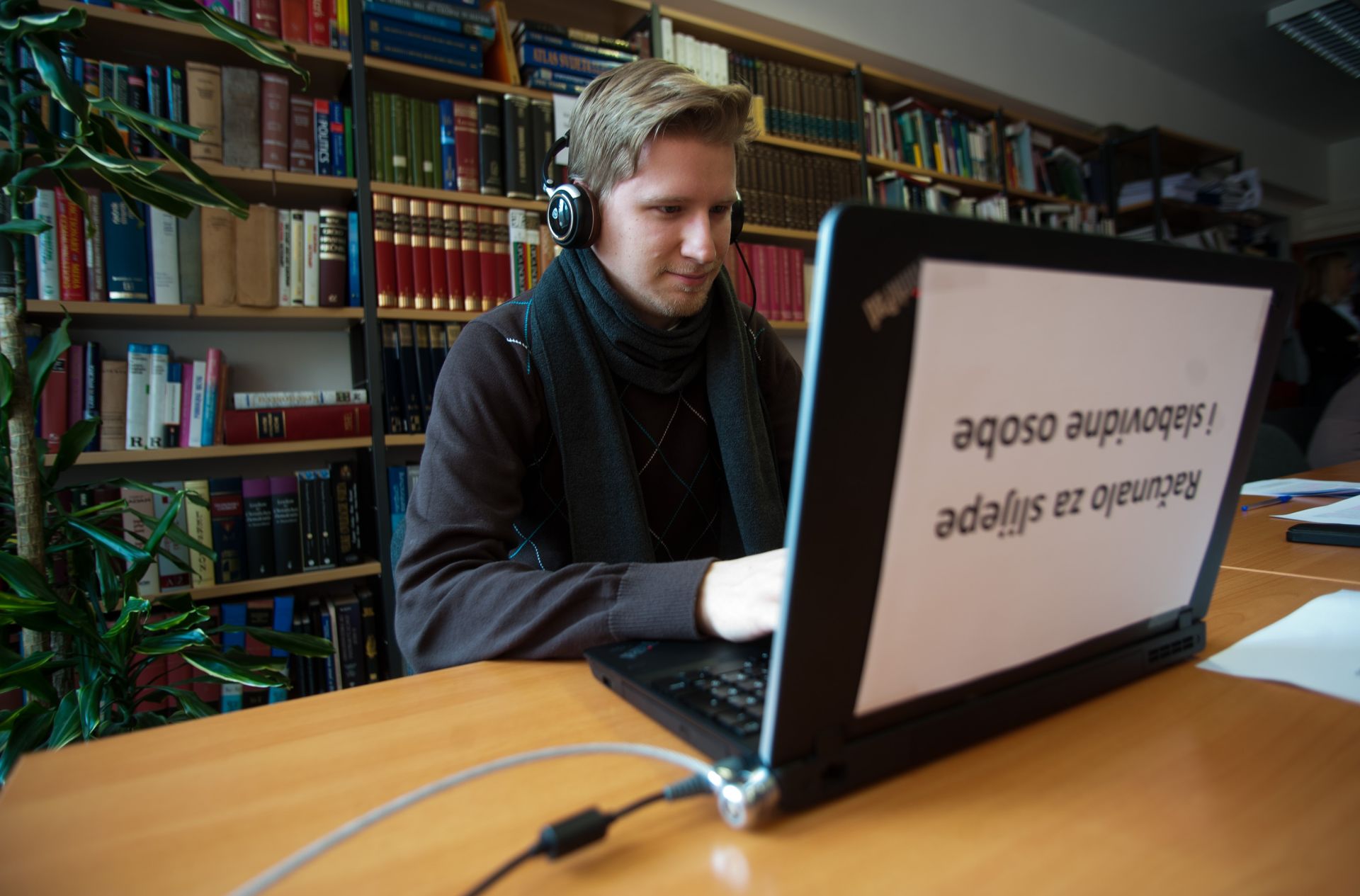 23.01.2013., Zagreb - Fakultet politickih znanosti nabavio je prijenosno racunalo s programom koji prevodi literaturu slijepim studentima. 
Photo: Daniel Kasap/PIXSELL