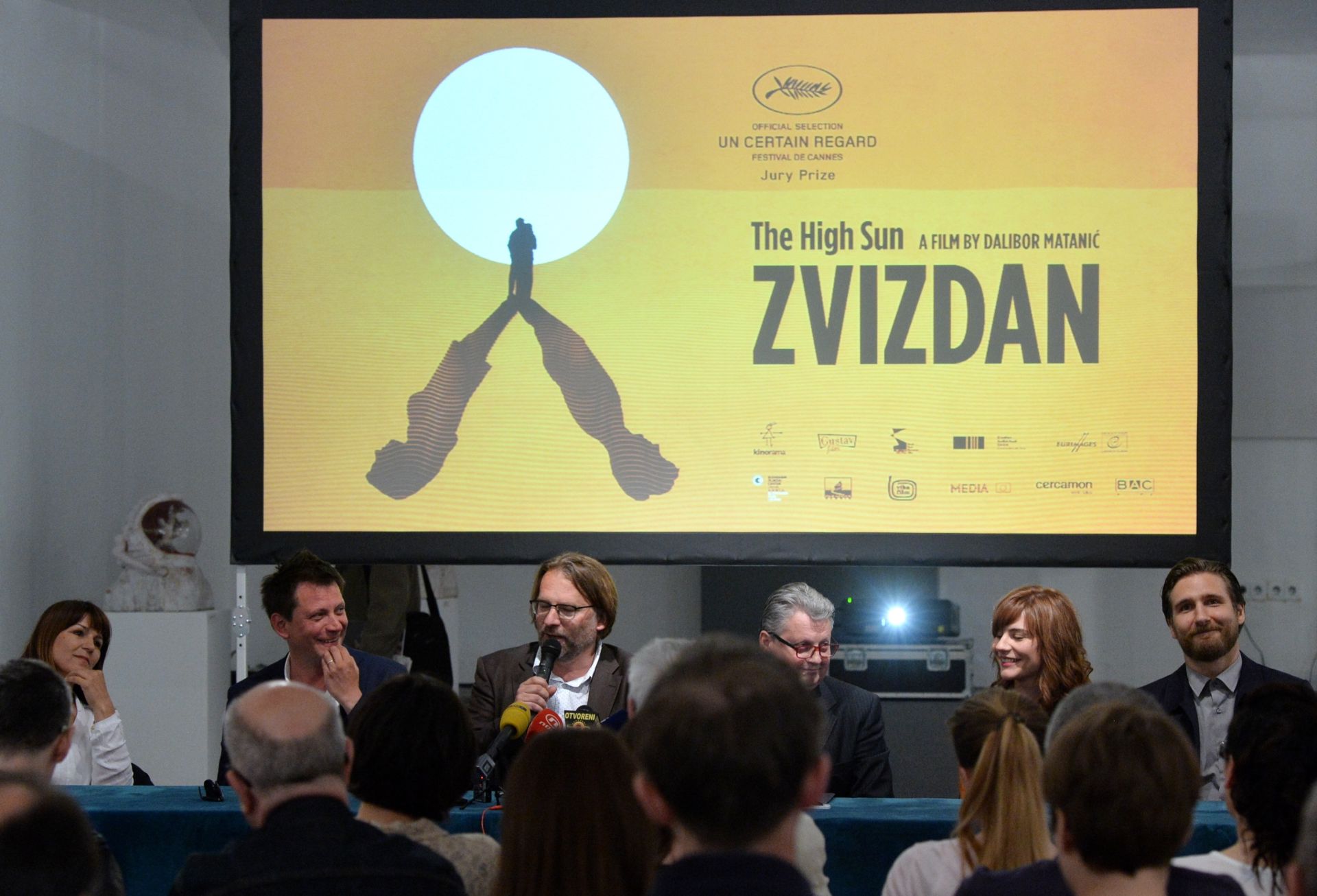 27.05.2015., Zagreb - U Gliptoteci je  
odrzana konferencija za medije ekipe filma Zvizdan nagradjenog na filmskom festivalu u Cannesu. Ankica Juric Tilic, Dalibor Matanic, Hrvoje Hribar, Berislav Sipus. Tihana Lazovic, Goran Markovic.
Photo: Marko Lukunic/PIXSELL
