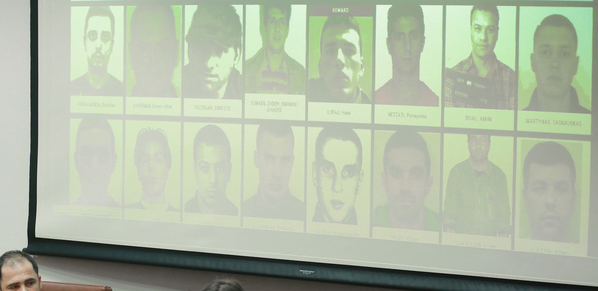 Zagreb, 29.01.2016 - Odrana je konferencija za novinare Ravnateljstva policije na kojoj je predstavljena lista najtraenijih bjegunaca u Europskoj uniji. Projekt je to koji je osmislila i pokrenula ENFAST mrea policijskih slubenika iz 28 drava èlanica EU.Na slici Marijo Roiæ,Goran aja i Tomislav Mihaljeviæ.
foto HINA/ Tomislav Pavlek/tp