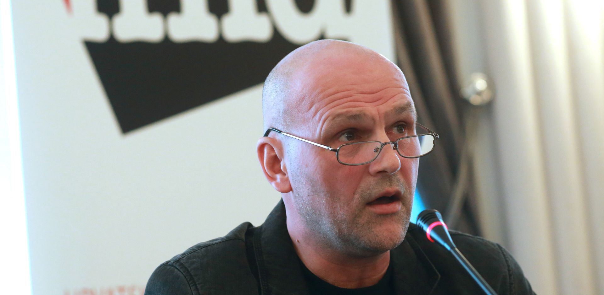 Zagreb, 29.01.2016. -  Zbog nasrtaja na demokratske institucije, slobodu izraavanja i ljudska prava, Hrvatsko novinarsko drutvo, Hrvatski PEN centar i Platforma 112 organizirali su konferenciju za medije "Kamo ide Hrvatska?". Na fotografiji predsjednik HND-a Saa Lekoviæ. 
foto HINA/ Tomislav PAVLEK/ lsd