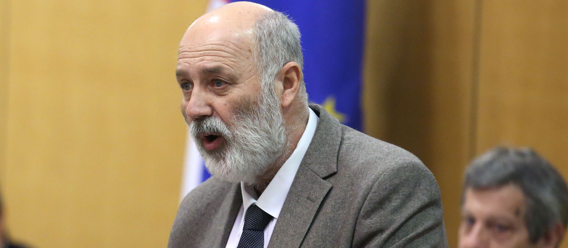 Zagreb, 22.01.2016. - Druga sjednica 8. saziva Hrvatskog sabora. Na sjednici æe  mandatar Vlade Tihomir Orekoviæ predstaviti program svoje Vlade i njezine èlanove te od zastupnika zatraiti da mu iskau povjerenje. Na fotografiji andor Juhas.
foto HINA/ Lana SLIVAR DOMINIÆ/ lsd