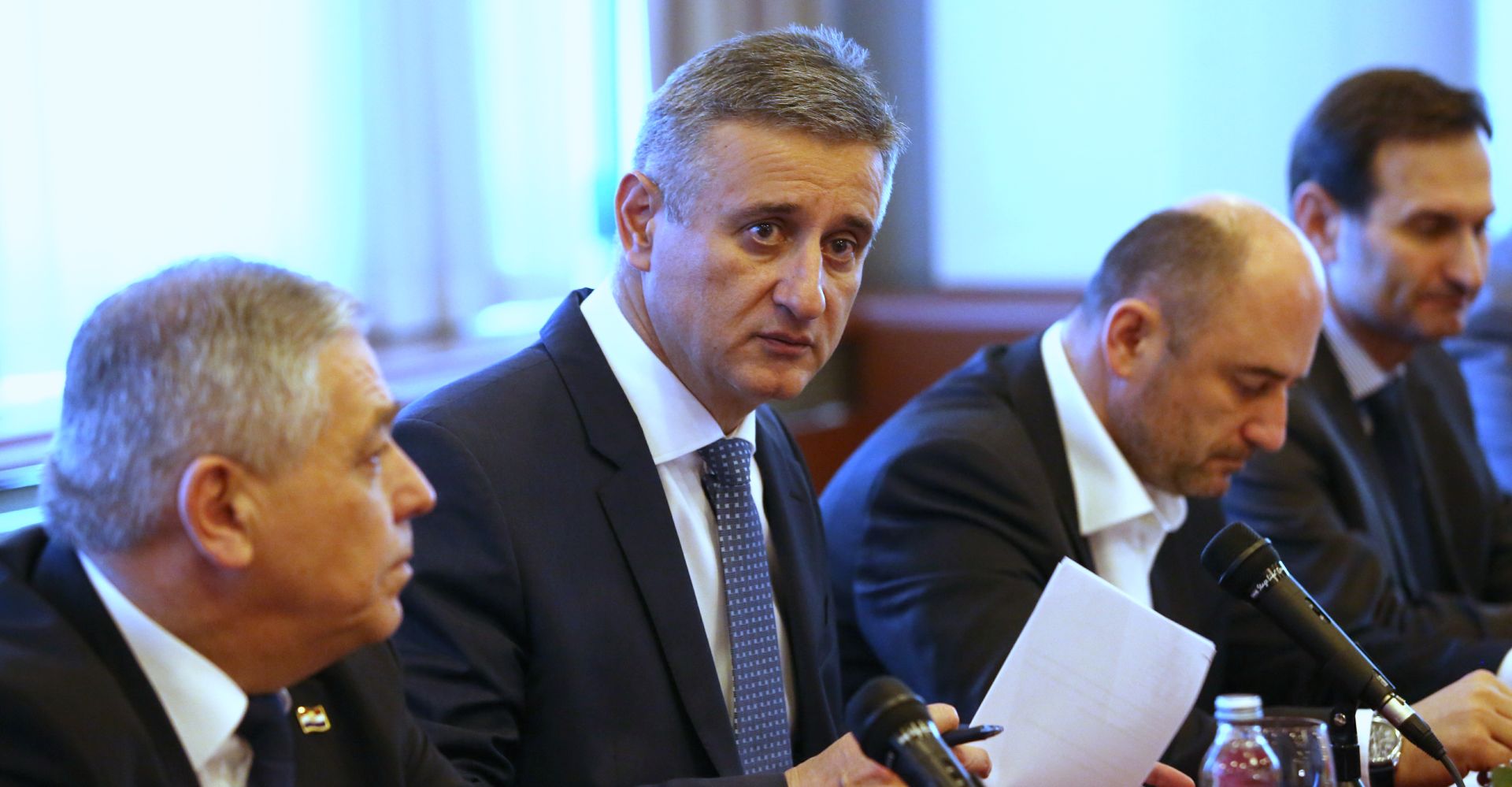 Zagreb, 23.12.2015. - Sjednica Nacionalnog vijeæa HDZ-a. Na fotografiji Tomislav Èuljak, Tomislav Karamarko, Milijan Brkiæ, Miro Kovaè. 
foto HINA/ Lana SLIVAR DOMINIÆ/ lsd