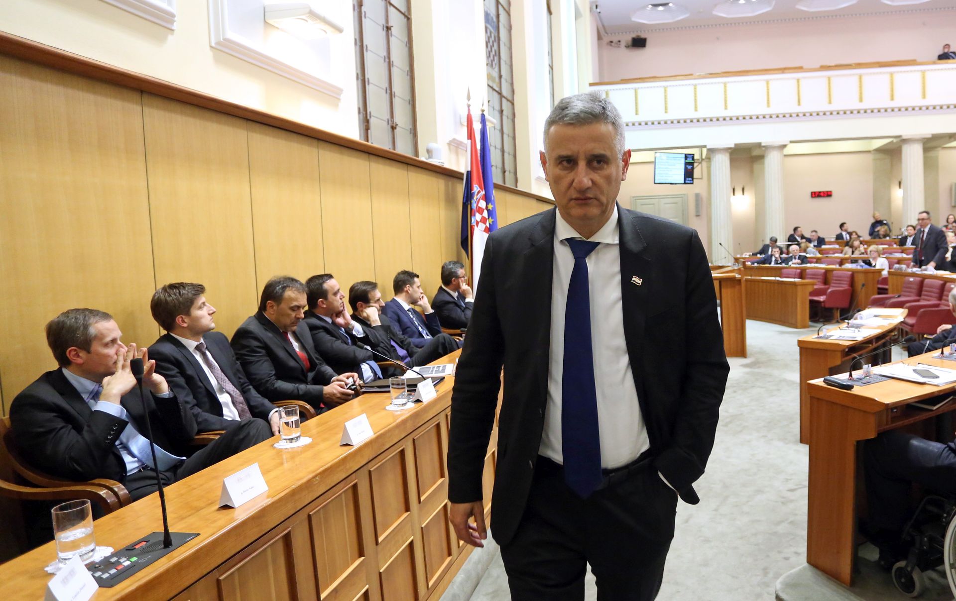 Zagreb, 22.01.2016 - Druga sjednica 8. saziva Hrvatskog sabora na kojoj je mandatar Vlade predstavio program svoje Vlade i njezine èlanove te od zastupnika zatraio da mu iskau povjerenje. Na slici Tomislav Karamarko.
foto HINA/ Damir SENÈAR /ds
