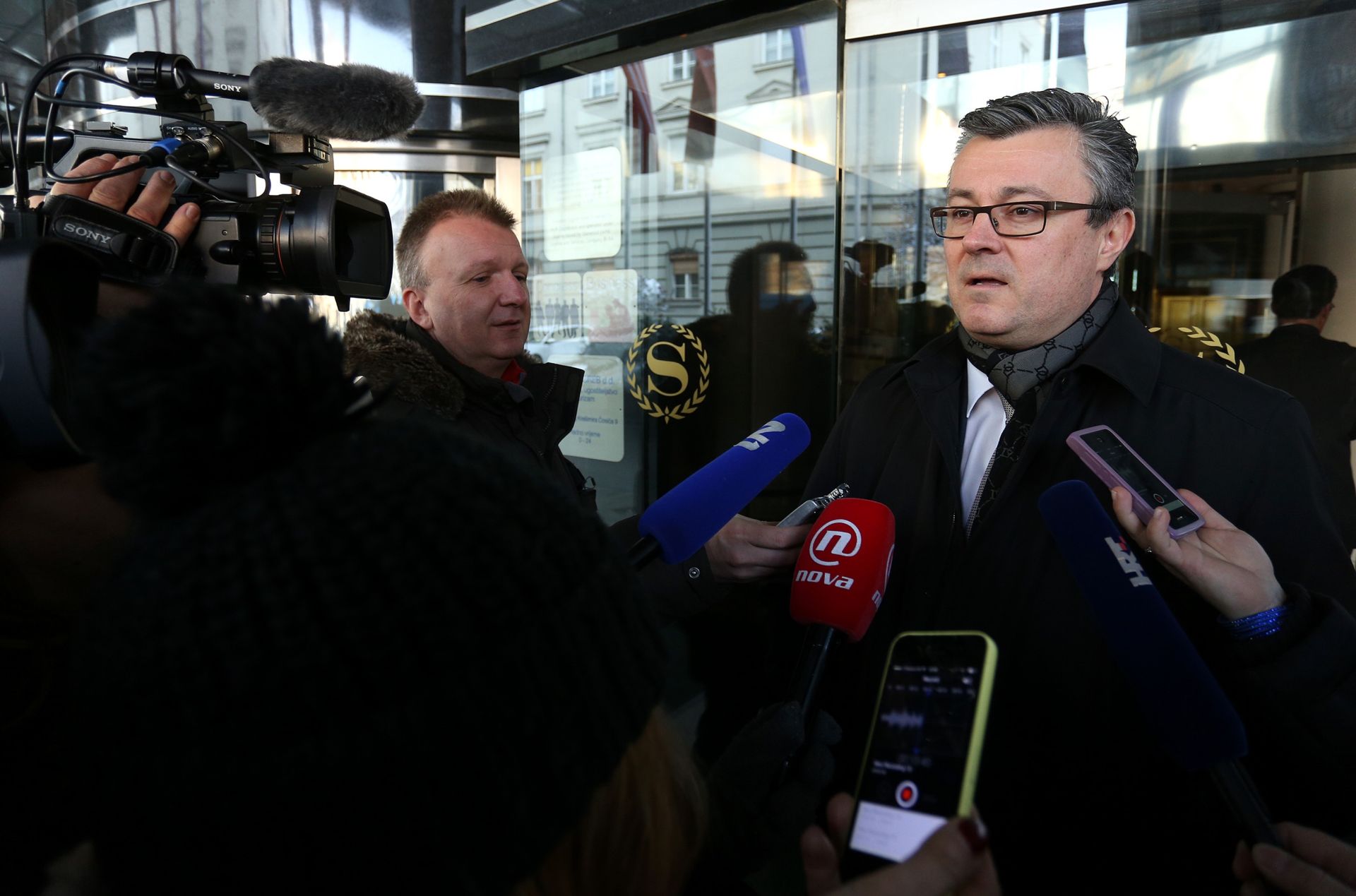 07.01.2016., Zagreb - Mandatar Tihomir Oreskovic dao je izjavu za medije nakon sastanka s Tomislavom Karamarkom i Damirom Borasom u hotelu Sheraton.
Photo: Anto Magzan/PIXSELL