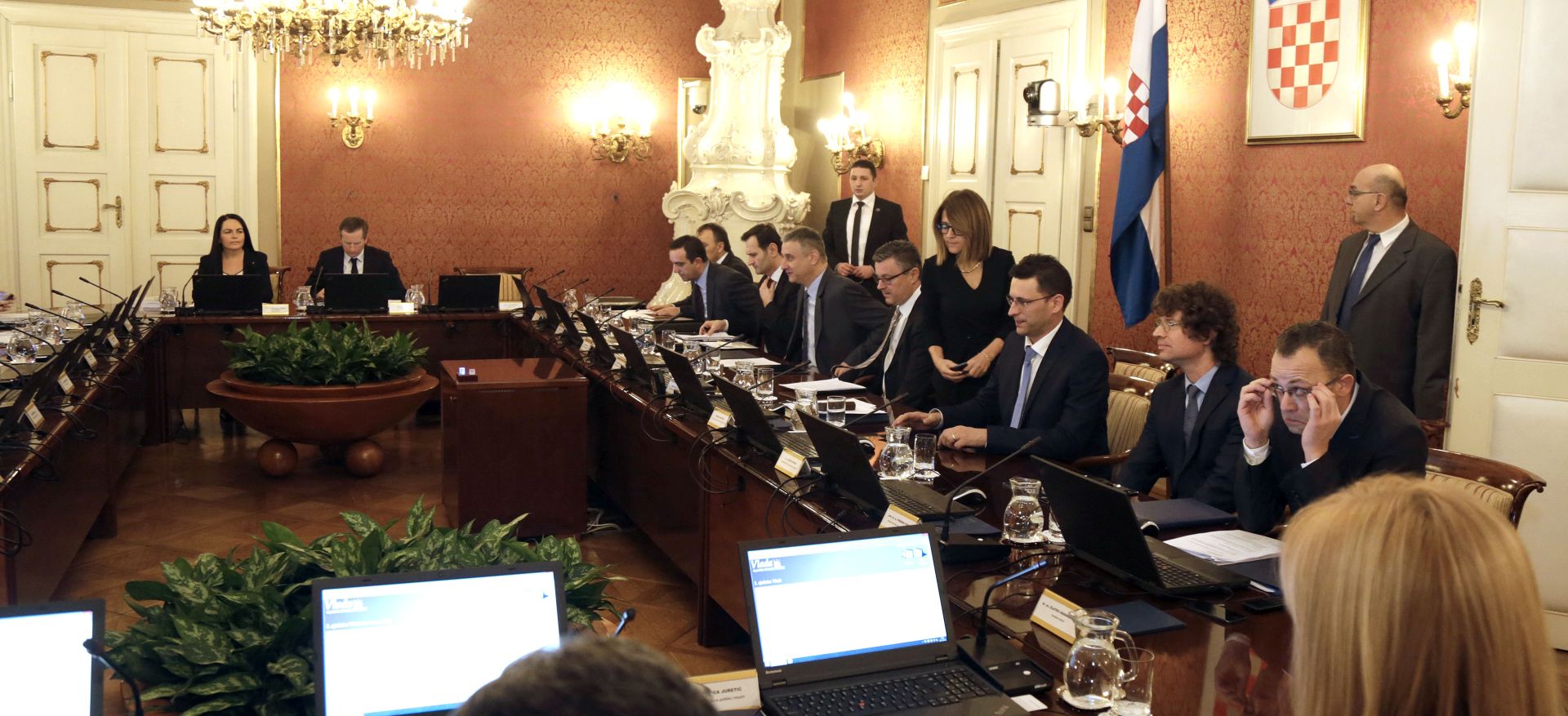 Zagreb, 28.01.2016 - Sjednica Vlade Republike Hrvatske. Prva je to sjednica Vlade premijera Tihomira Orekoviæa. 
foto HINA/ Denis CERIÆ /dc