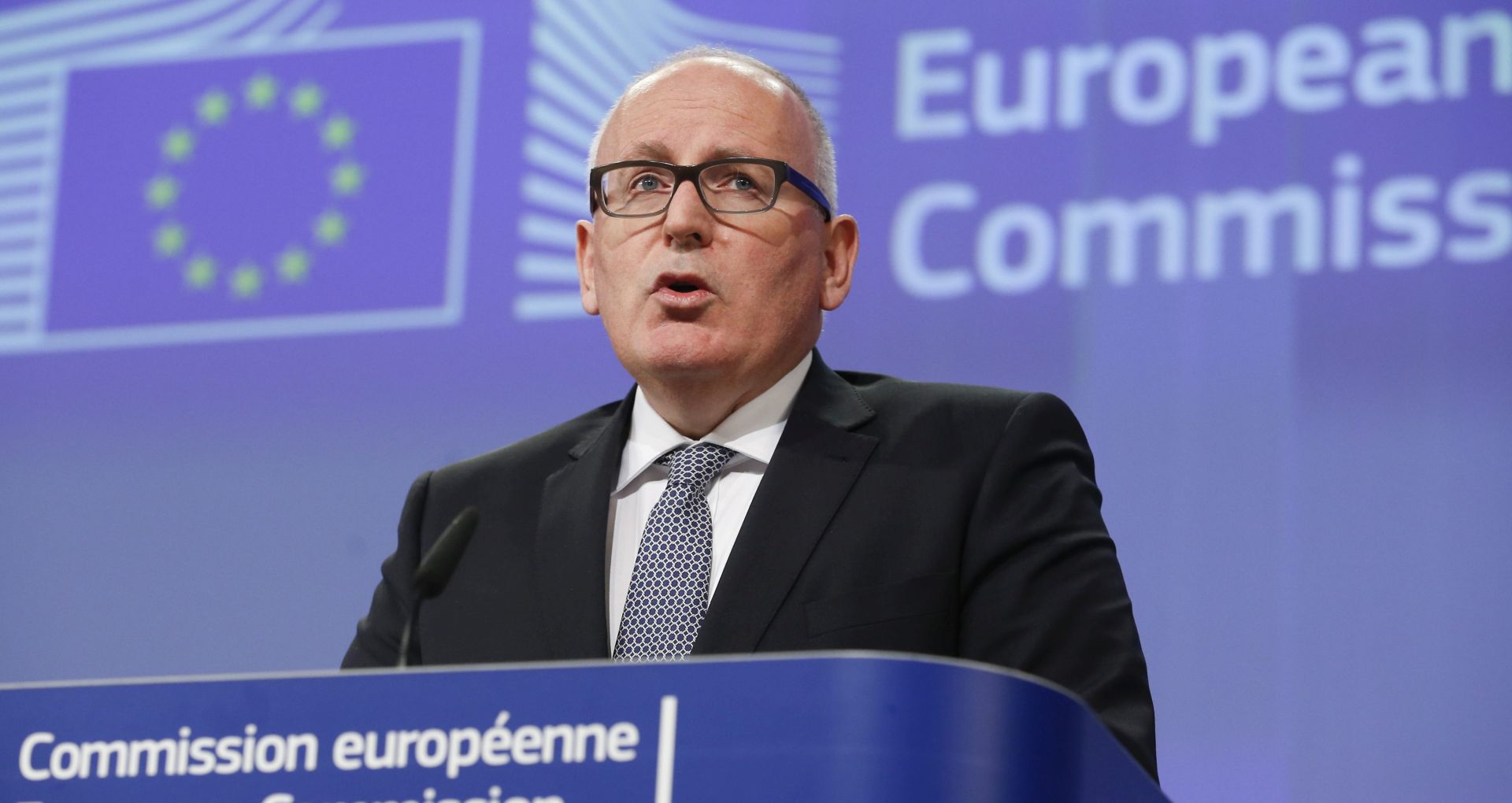epa05099911 European commission Vice President, Dutch Frans Timmermans gives a press briefing at the end of the weekly meeting of the European commission, that was mainly focusing on Poland at EU headquarters in Brussels, Belgium, 13 January 2016. Commissioners debate response to Polish rightwing government's measures hitting press freedom and Polish Public media and supreme court.  EPA/OLIVIER HOSLET
