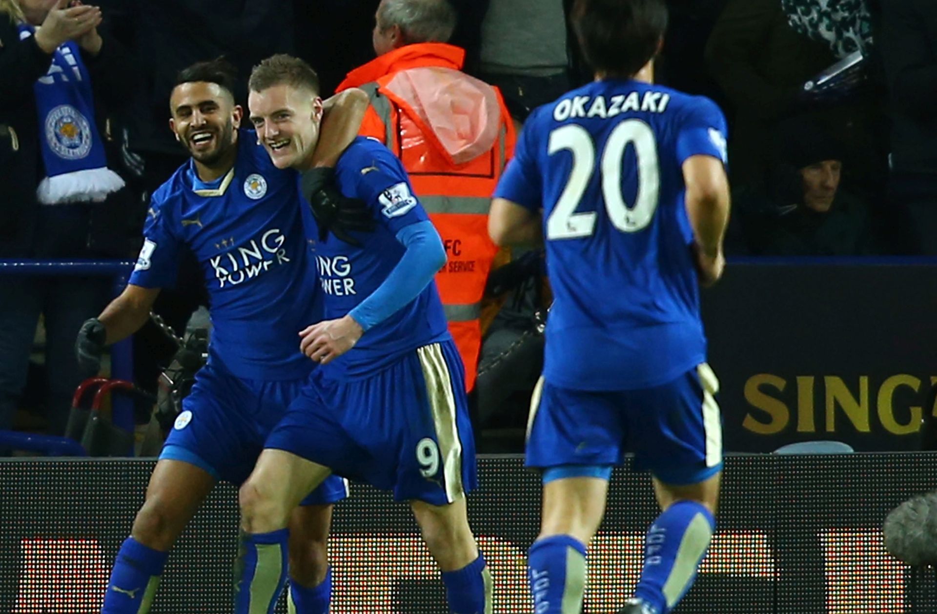 epa05140411 Leicester City's Jamie Vardy celebrates his second goal during the English Premier League soccer match between Leicester City and Liverpool at The King Power Stadium in Leicester, Britain, 2 February 2016.  EPA/TIM KEETON EDITORIAL USE ONLY. No use with unauthorized audio, video, data, fixture lists, club/league logos or 'live' services. Online in-match use limited to 75 images, no video emulation. No use in betting, games or single club/league/player publications