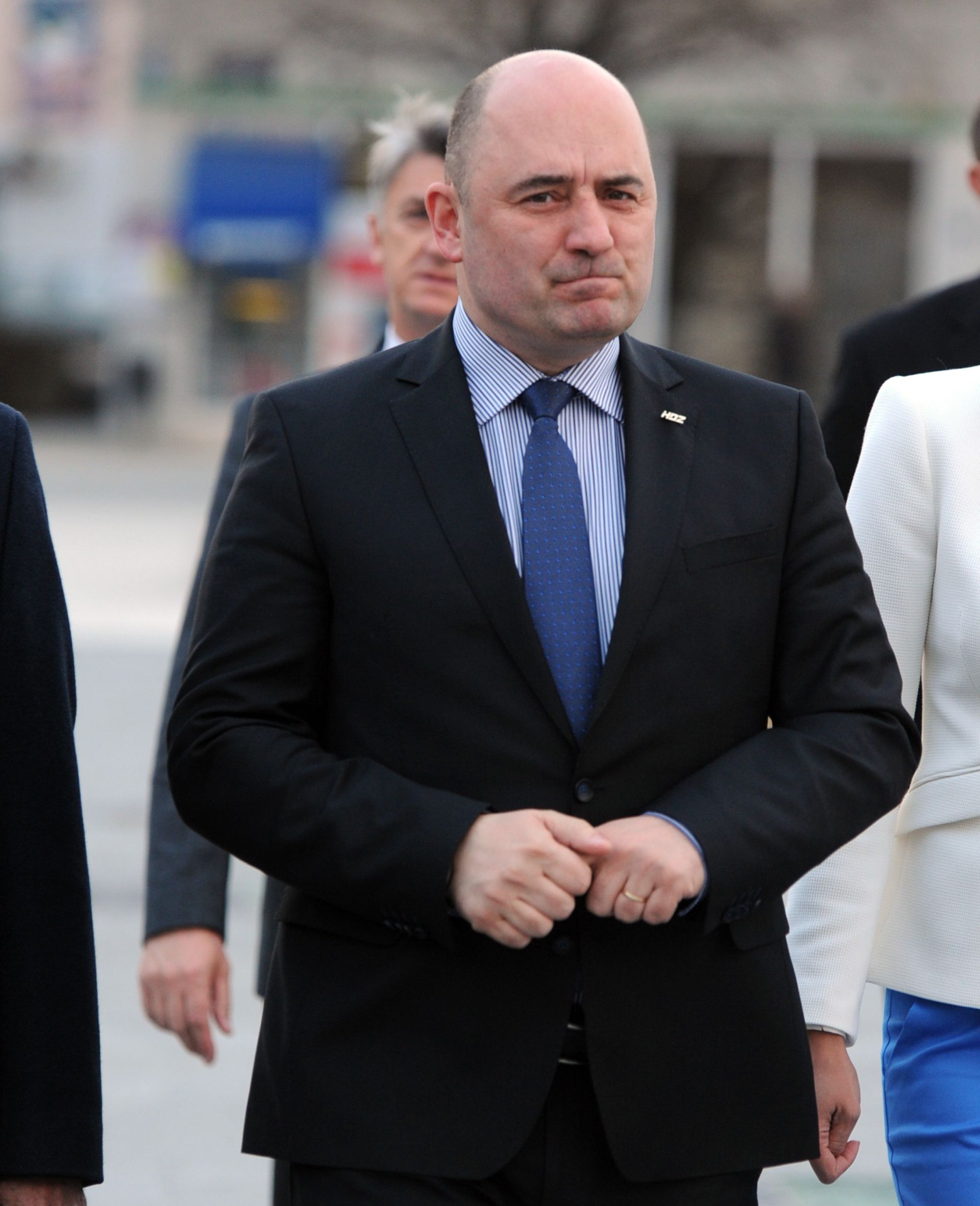 23.03.2015., Knin - Vodstvo HDZ-a na celu sa tajnikom Milijanom Brkicem polozilo je vjence na spomenik Oluja 95 uoci proslave 25. obljetnice osnutka HDZ-a Grada Knina i opcine Kijevo.
Photo: Dusko Jaramaz/PIXSELL