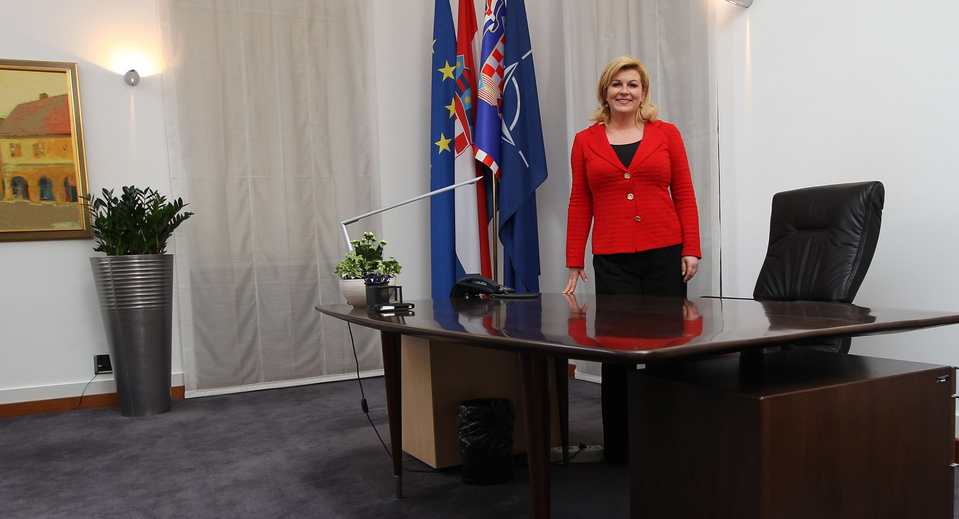 14.01.2016., Vukovar - Predsjednica RH Kolinda Grabar Kitarovic u svom privremenom Uredu u Vukovaru. 
Photo: Boris Scitar/Vecernji list/PIXSELL