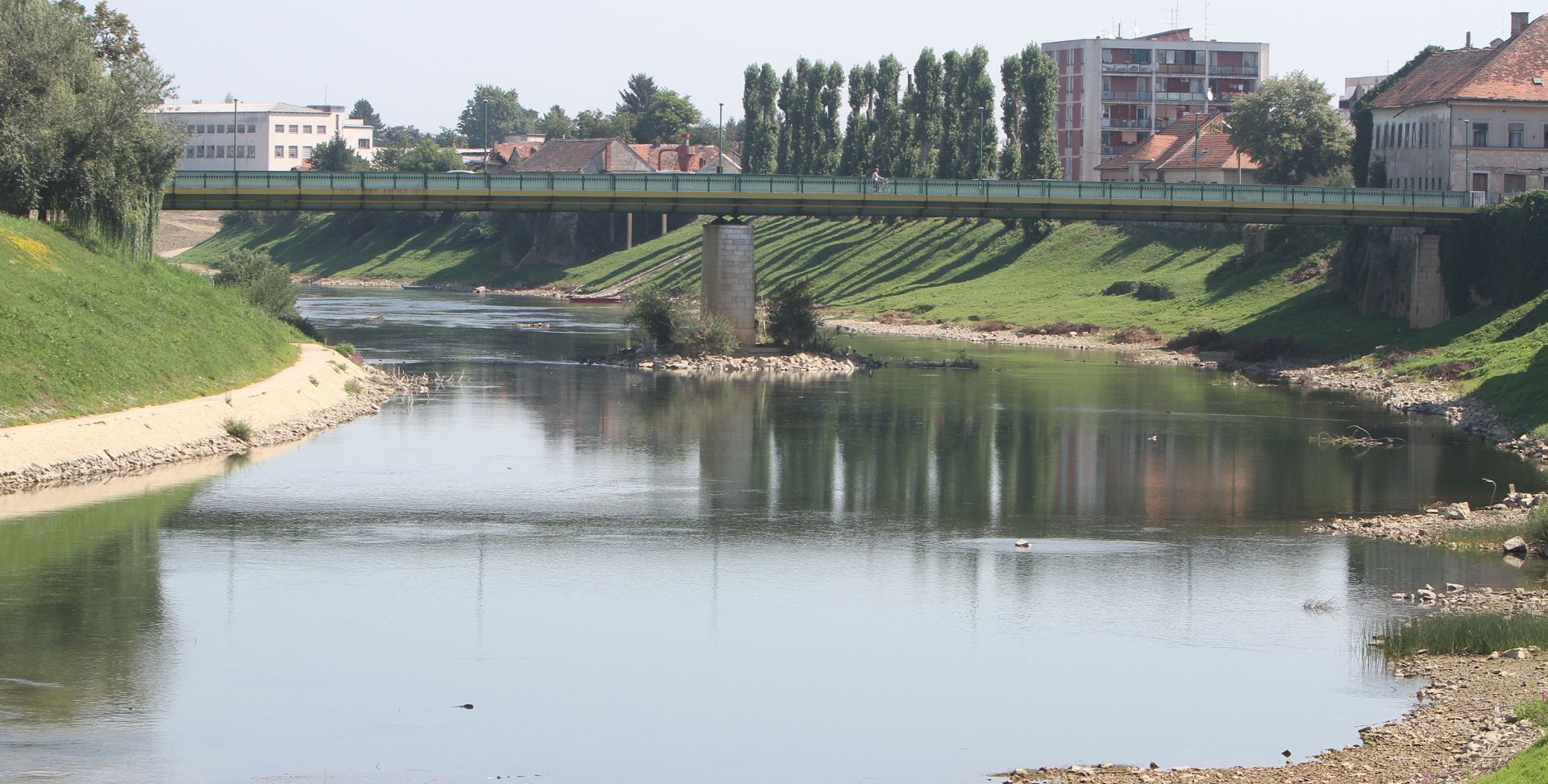 10.08.2015., Karlovac - Niski vodostaj rijeke Kupe. 
Photo: Kristina Stedul Fabac/PIXSELL
