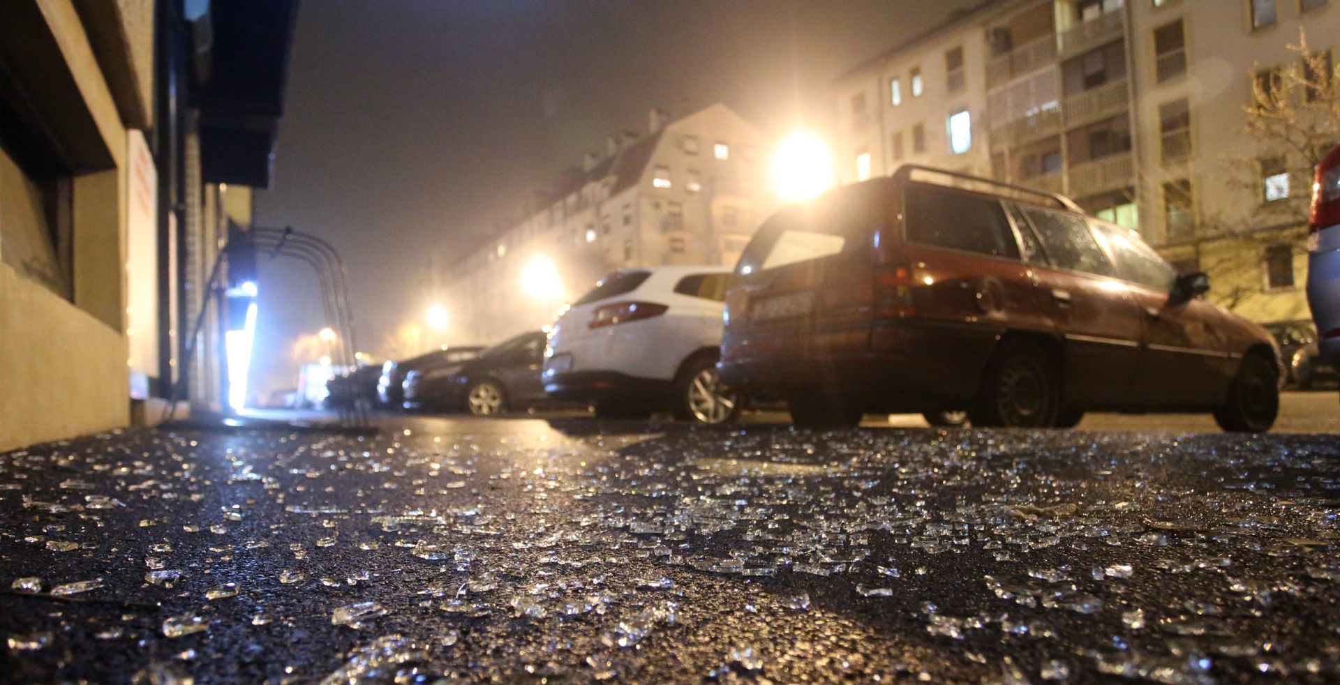 28.02.2016., Zagreb - Zgrada na adresi Malesnica 56 u kojoj je u kasnim vecernjim satima prema policiji najvjerojatnije doslo do eksplozije plina propan-butan, zbog cega je prouzrocena materijalna steta. 
Photo: Igor Kralj/PIXSELL