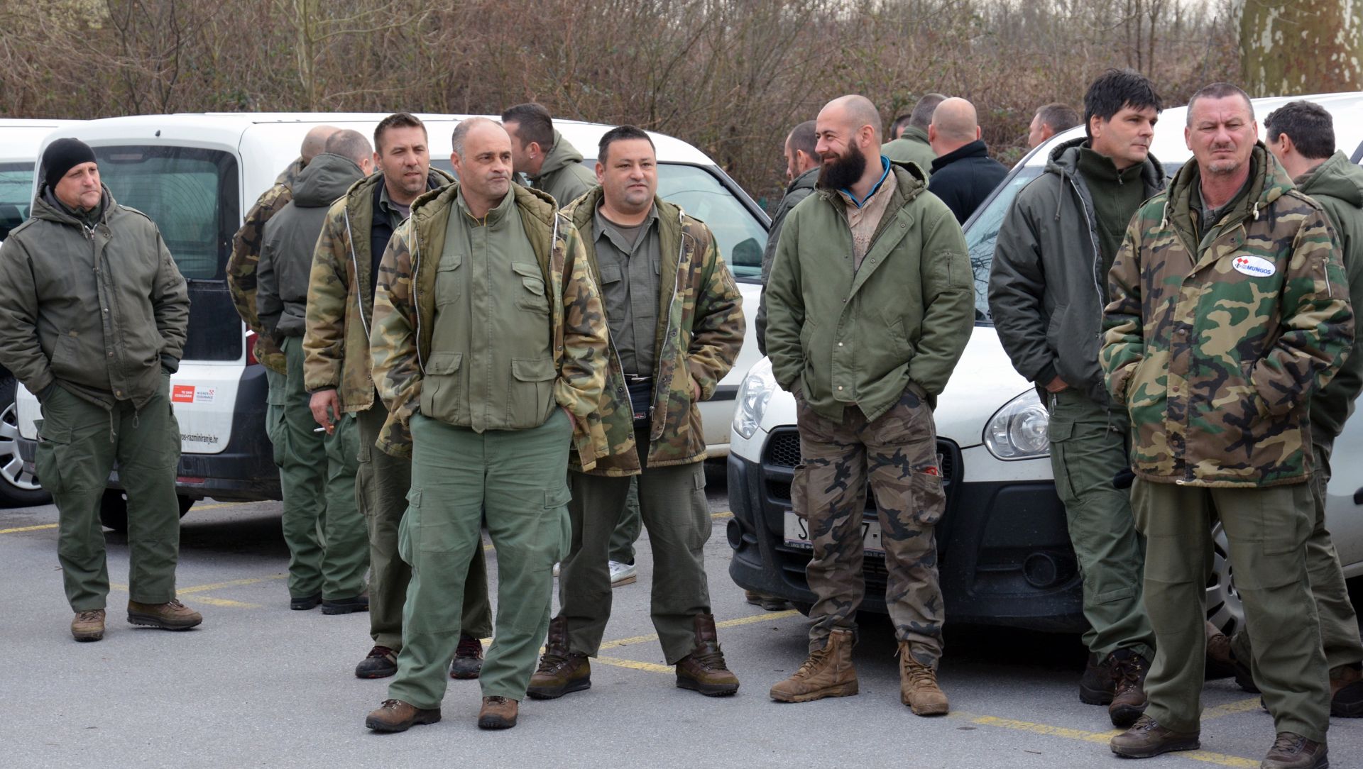 26.02.2016., Sisak - Pedesetak pirotehnicara i clanova sanitetskih timova tvrtke Mungos mirnim je prosvjedom pred sjedistem Hrvatskog centra za razminiranje iskazalo nezadovoljstvo zbog smanjenja placa. 
Photo: Nikola Cutuk/PIXSELL