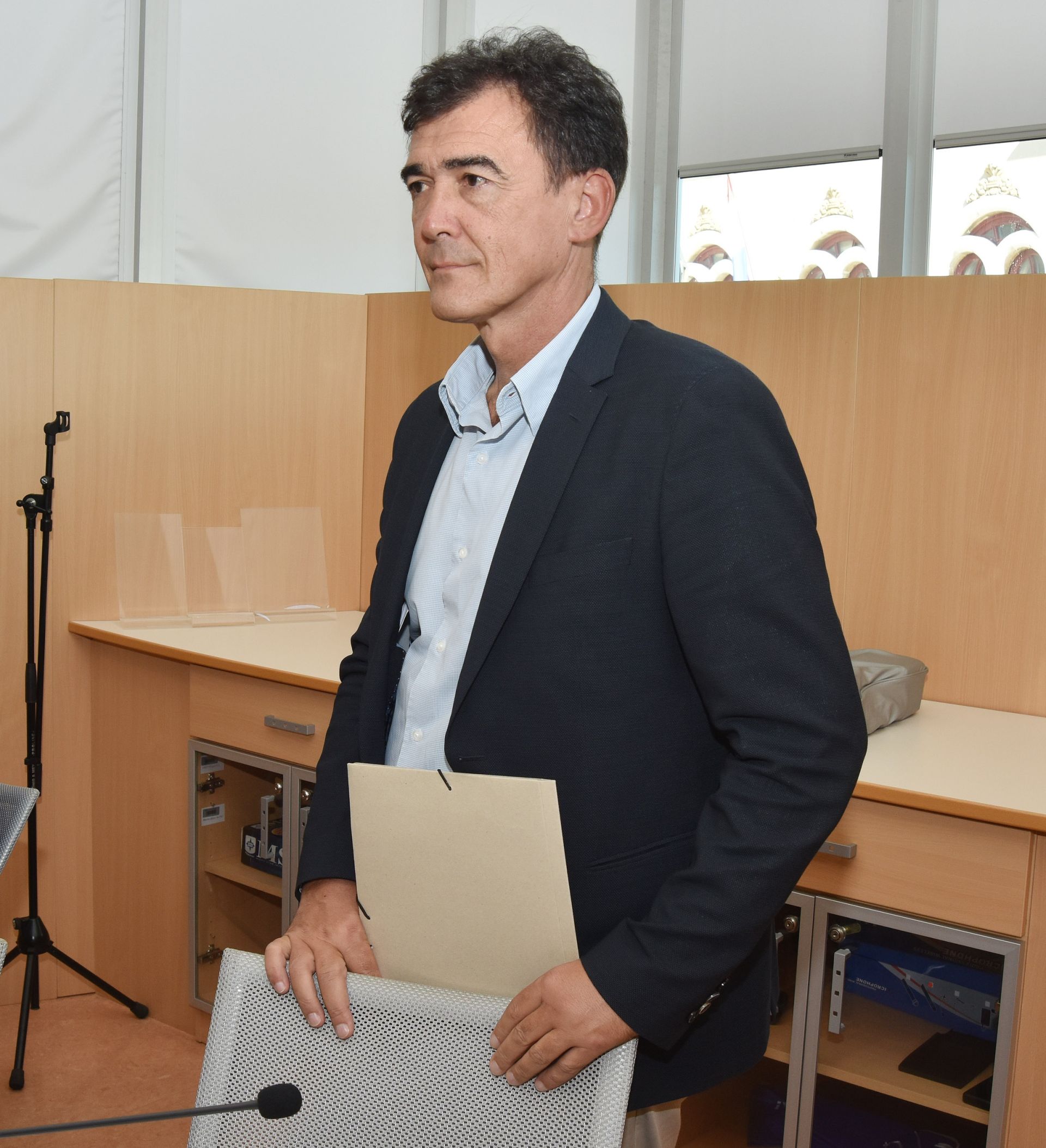 21.09.2015., Sibenik - U gradskoj knjiznici Juraj Sisgoric u Sibeniku odrzana je javna rasprava o Prijedlogu izmjena i dopuna programskih obveza HRT-a. Prijedlog izmjena i dopuna predstavili su Goran Radman glavni ravnatelj HRT-a, te Vladimir Kumbrija pomocnik ravnatelja programa HRT-a. 
Photo: Hrvoje Jelavic/PIXSELL