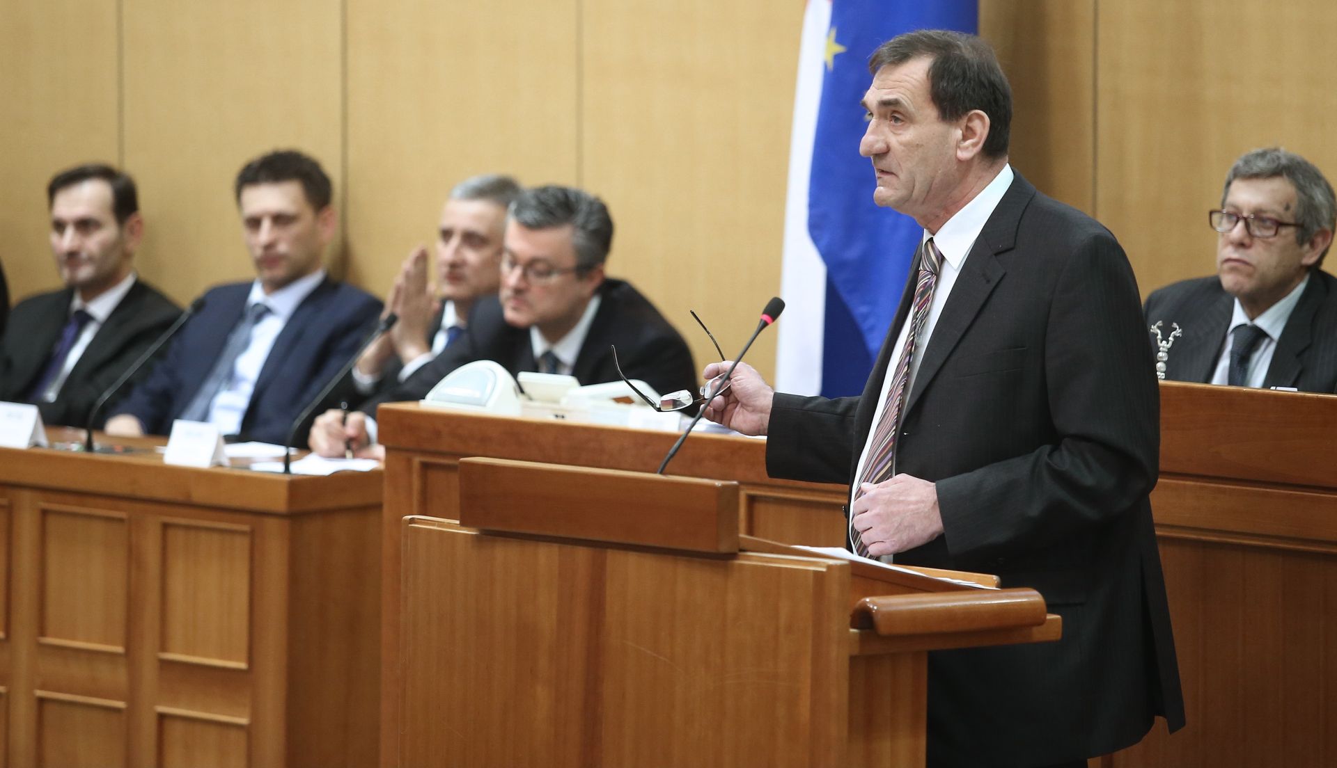 22.01.2016., Zagreb - Mandatar Tihomir Oreskovic na drugoj sjednici 8. saziva Hrvatskog sabora predstavio program Vlade i njezine clanove te od zastupnika zatrazio da mu iskazu povjerenje. Nenad Stazic.
Photo: Sanjin Strukic/PIXSELL