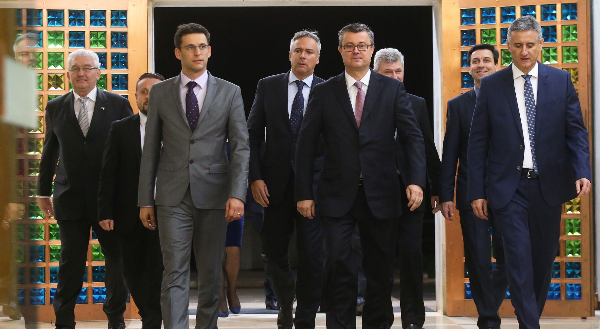23.12.2015., Zagreb - Peti krug konzultacija kod Predsjednice RH za novog mandatara Vlade RH. Zastupnici Domoljubne koalicije i Mosta Bozo Petrov, Tomislav Karamarko dolaze na konzultacije u predsjednicki ured na Pantovcaku predstaviti svog mandatara Tihomira Oreskovica.
 Photo: Jurica Galoic/PIXSELL