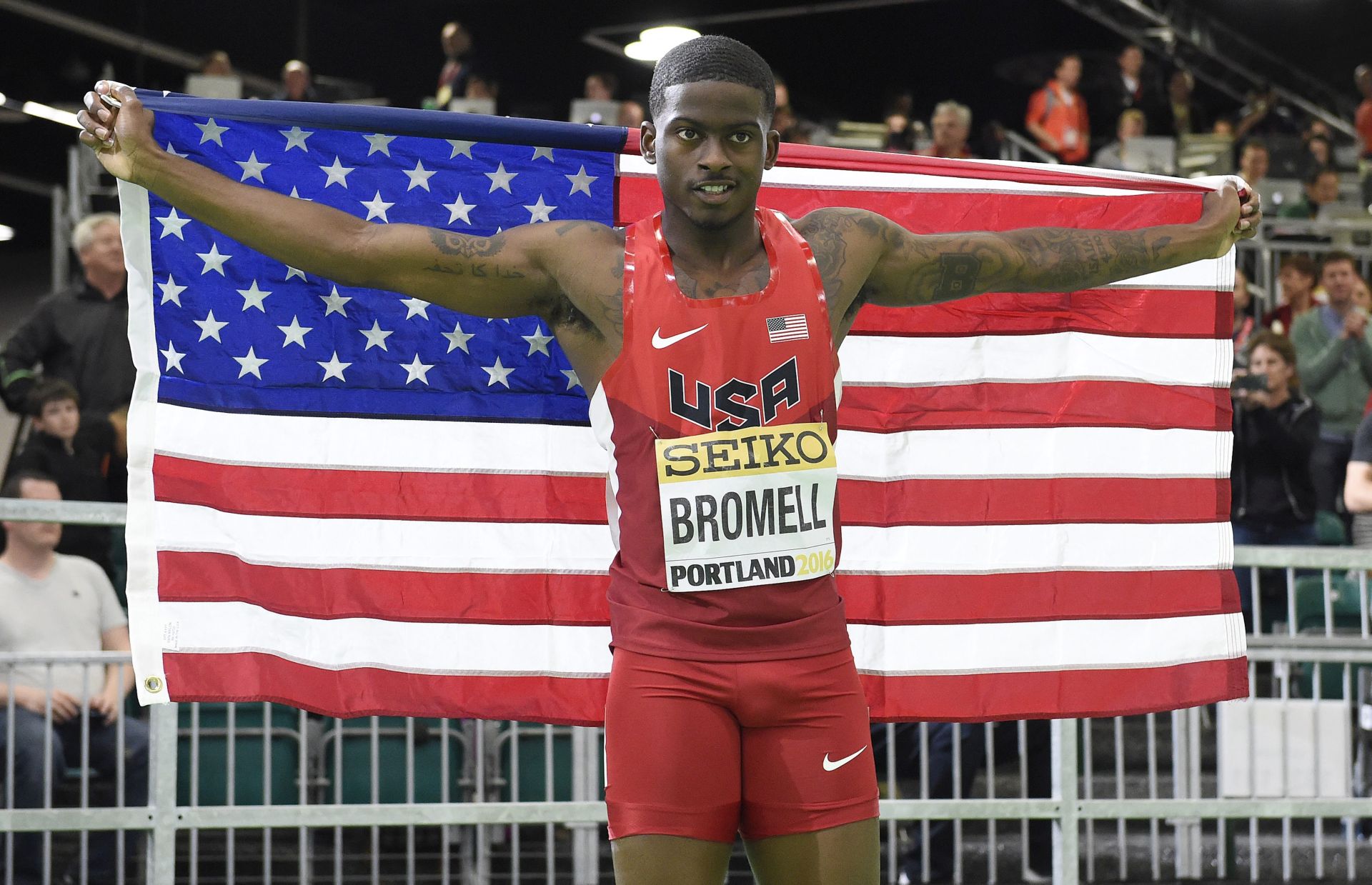 epa05219535 Trayvon Bromell of the US reacts after taking first in the men's 60 Metres final at the IAAF World Indoor Championships in Portland, Oregon, USA, 18 March 2016.  EPA/JOHN G. MABANGLO  2015  2015