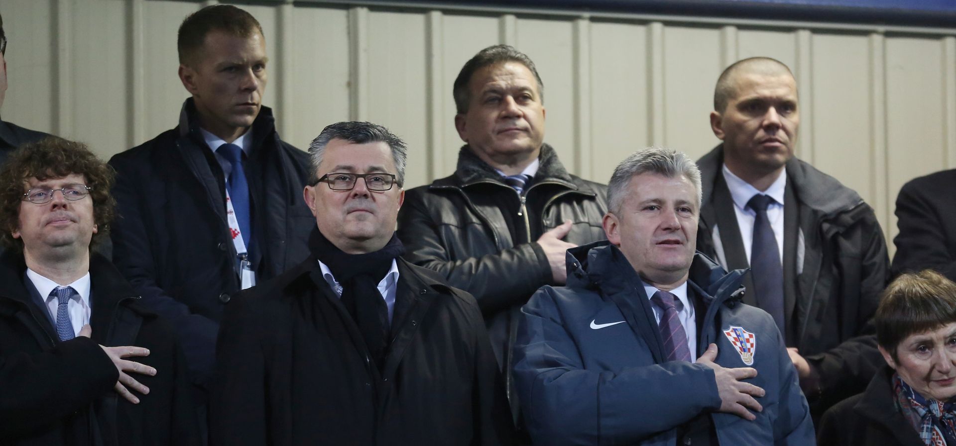 Osijek, 23.03.2016 - Prijateljska utakmica nogometnih reprezentacija Hrvatske i Izraela na stadionu Gradski vrt u Osijeku. Na slici premijer Tihomir Orekoviæ, predsjednik HNS-a Davor uker i ministar znanosti, obrazovanja i sporta Predrag ustar pratili su utakmicu sa tribina.
foto HINA/ Damir SENÈAR /ds