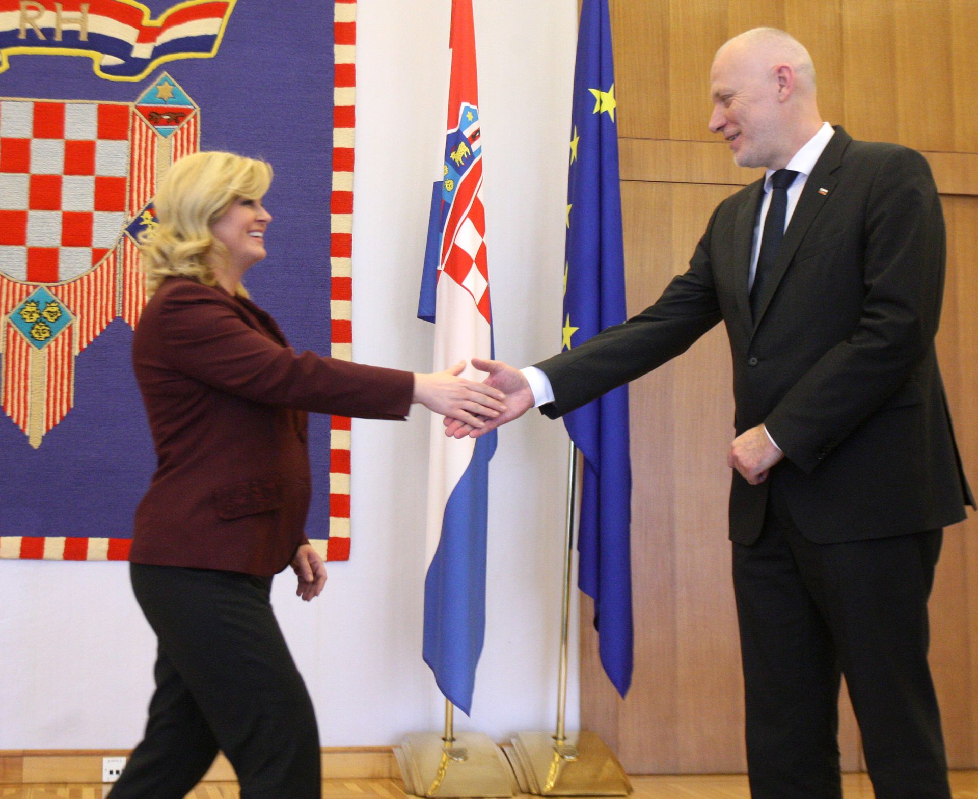 Zagreb, 16.03.2016 - Predsjednica Republike Kolinda Grabar-Kitarović primila je predsjednika slovenskog parlamenta Milana Brgleza. Na fotografiji Milan Brglez, Kolinda Grabar-Kitarović. foto HINA/ Daniel KASAP / dk