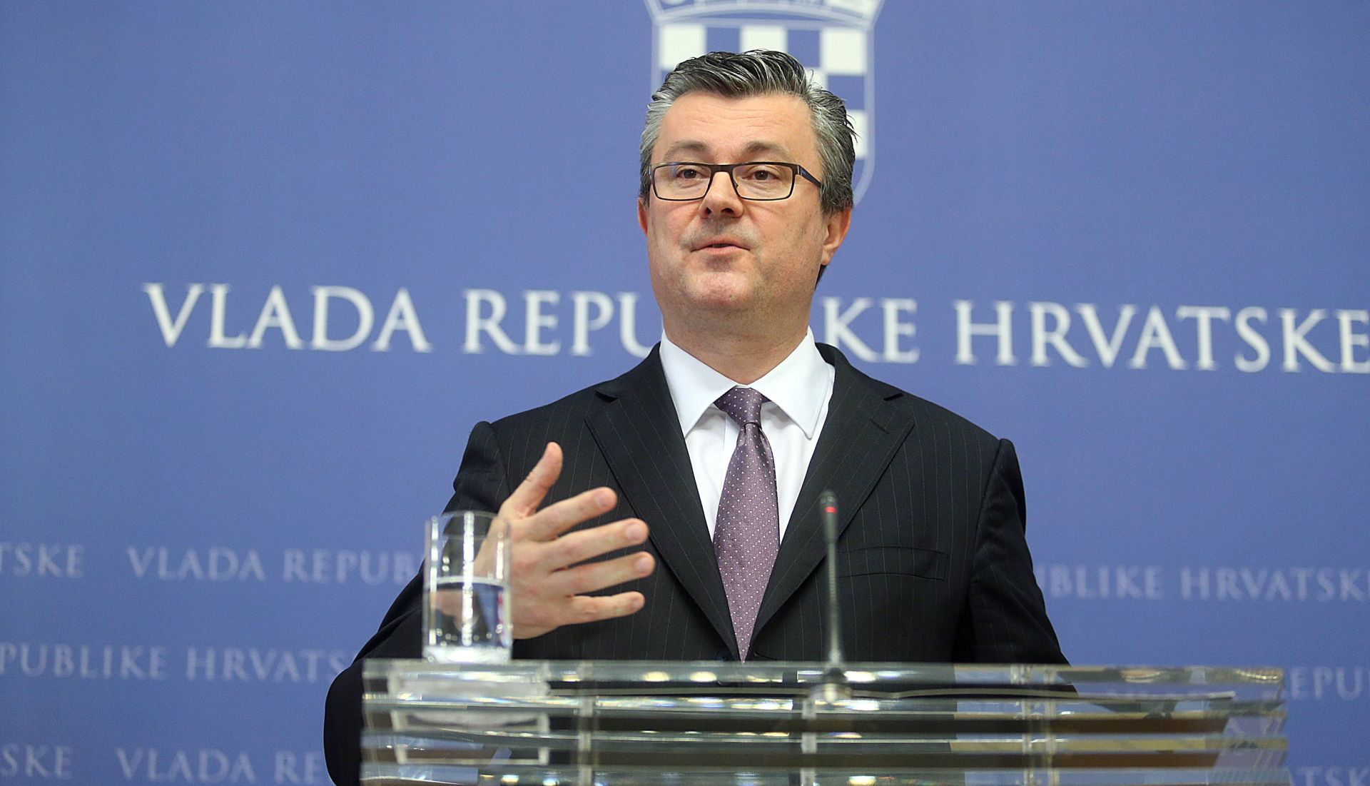 09.03.2016., Zagreb - Konferencija za medije predsjednika Vlade Tihomira Oreskovica i ministra unutarnjih poslova Vlahe Orepica o odluci Europske komisije o nepokretanju korektivnog postupka za Hrvatsku te o zakljuccima Europskog vijeca o migrantskoj krizi. 
Photo: Goran Stanzl/PIXSELL