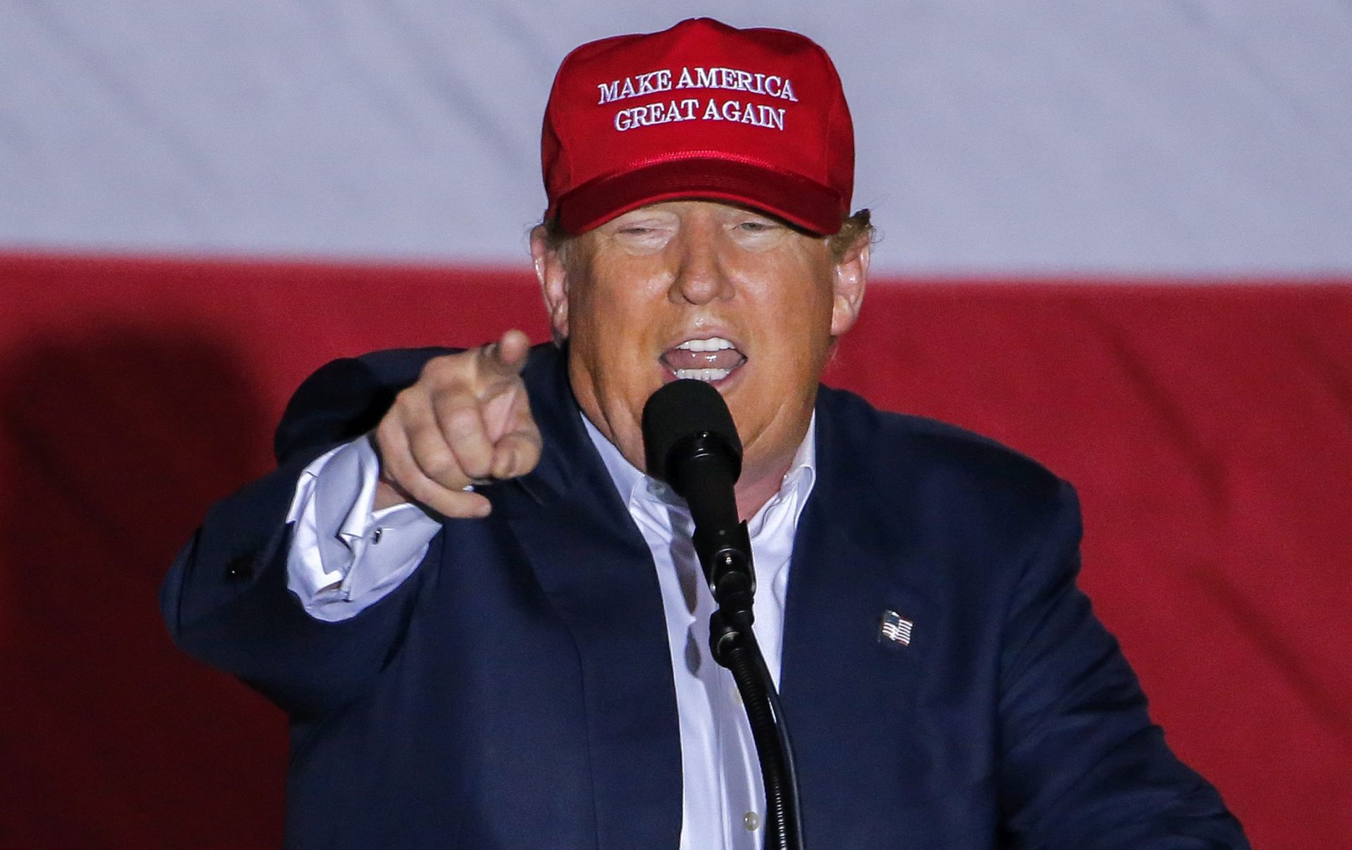 epa05210367 US Republican presidential candidate Donald Trump participates in a campaign rally in Boca Raton, Florida, USA, 13 March 2016. The Florida presidential primary is on 15 March 2016.  EPA/ERIK S. LESSER