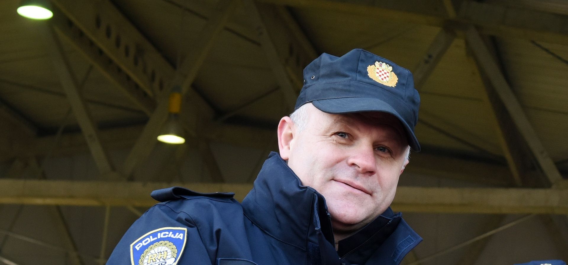 20.01.2016., Velika Gorica - Na zagrebackom aerodromu potpisan je ugovor i napravljena je svecana primopredaja novog policijskog helikoptera AW 139. Ugovor su potpisali glavni ravnatelj policije Vlado Dominic i predstavnik tvrtke Finmeccanica. Photo: Davor Visnjic/PIXSELL